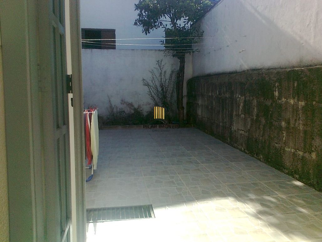 Casa 75m² 3 dorm. 1 varanda, 1 vaga  Jardim Sabará - Porto Alegre