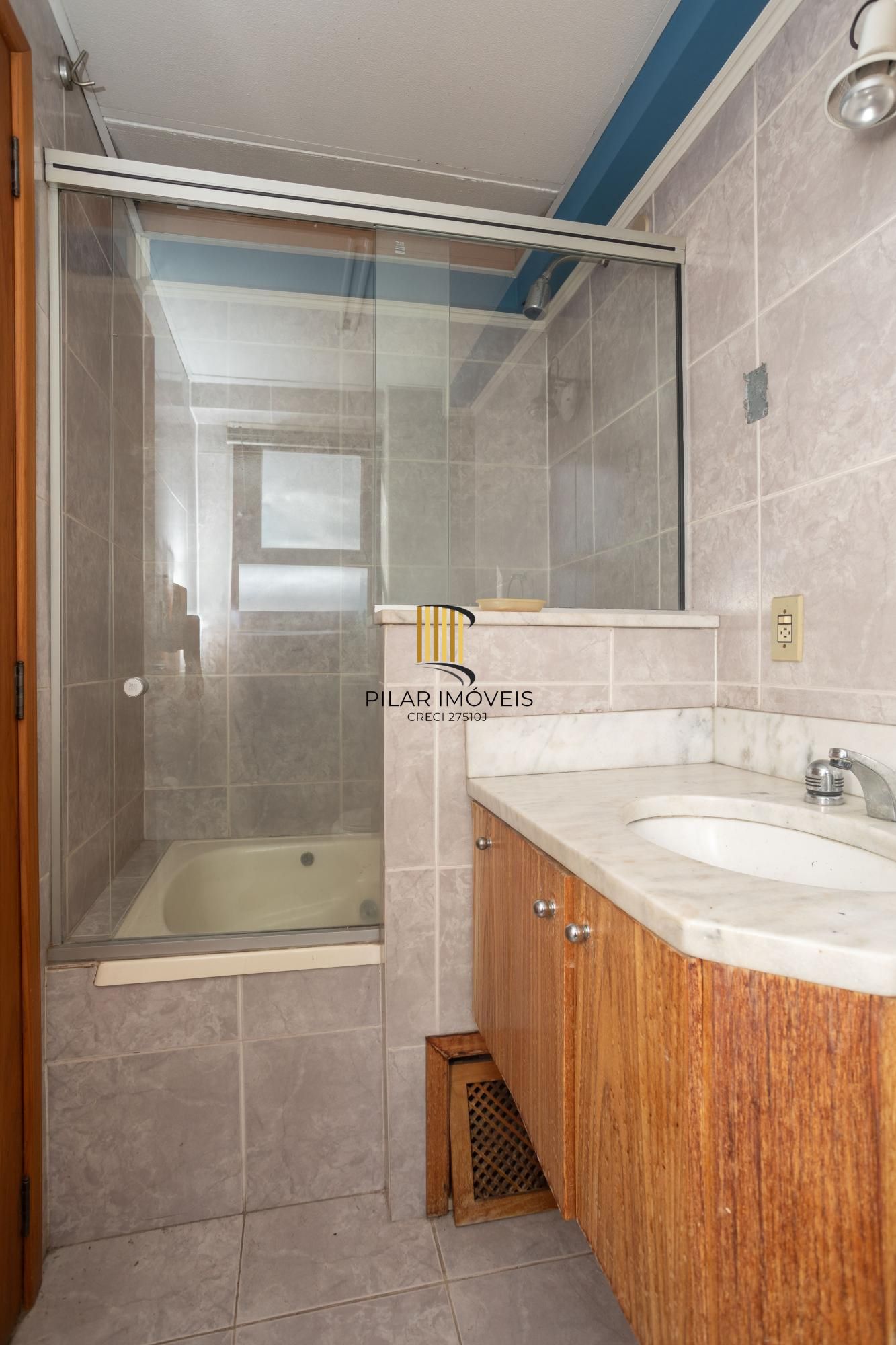 Cobertura na esquina da Nilo Peçanha com Carlos Gomes