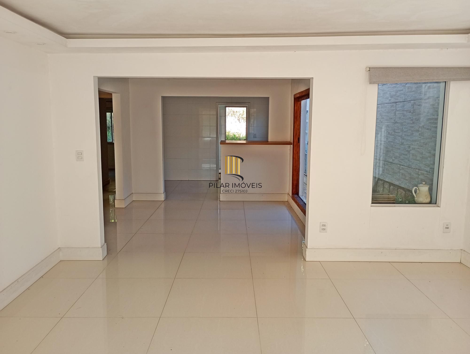 Casa com 3 suítes próxima ao Iguatemi e Parque Germânia