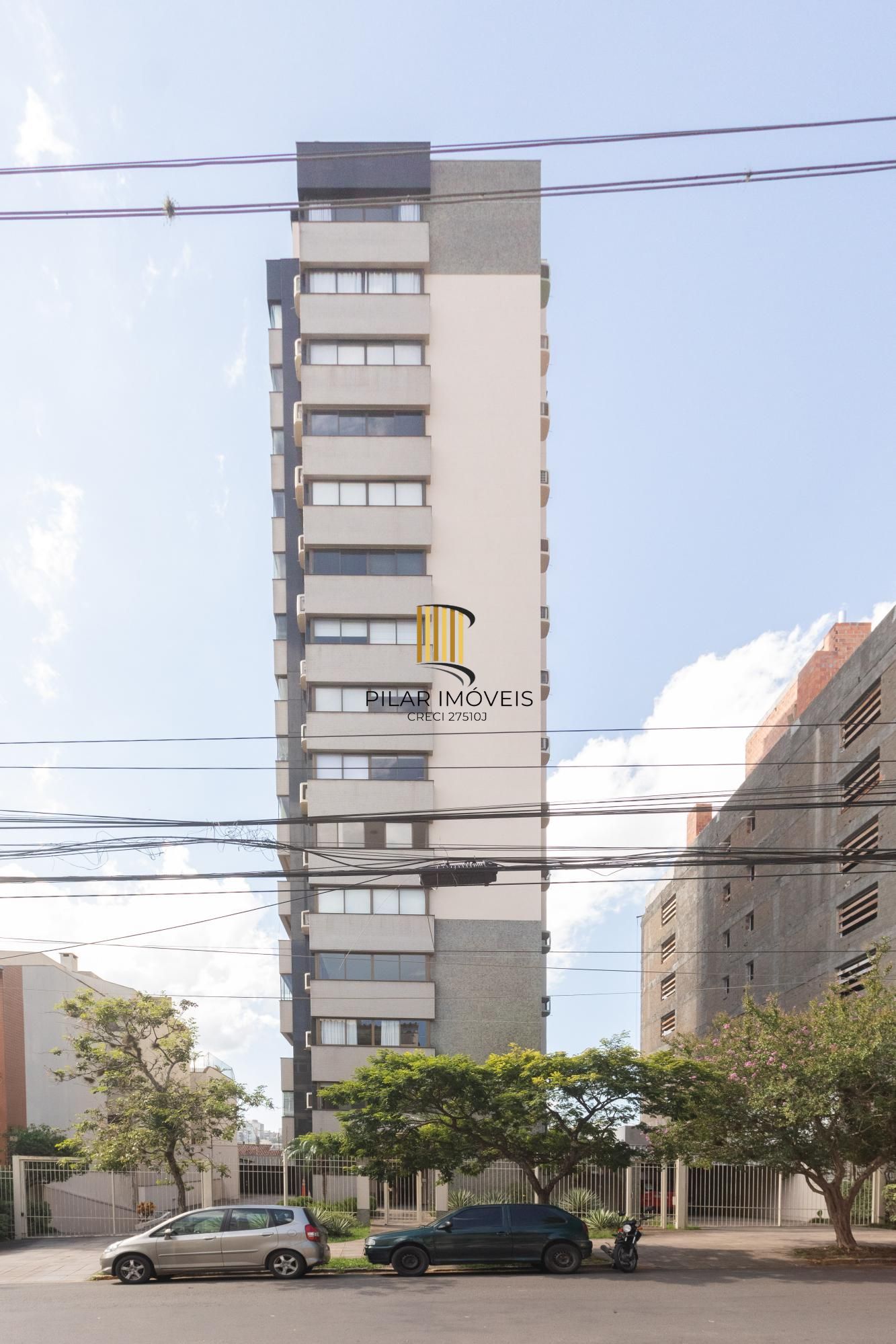 Apartamento 2 dormitórios  sendo 1 suíte e 3 vagas no Petrópolis.