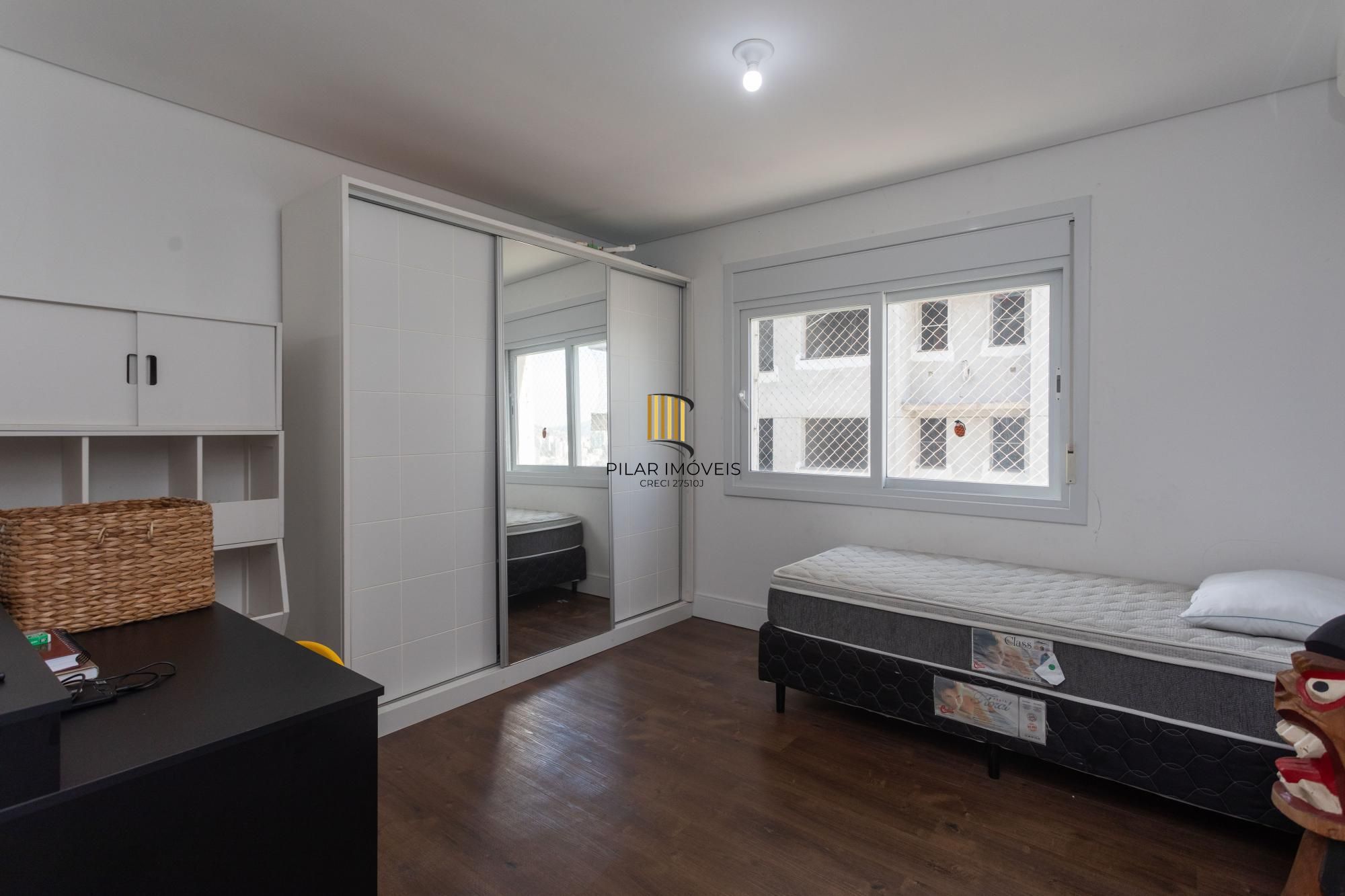 Apartamento com 207 m2 no Rio Branco com 3 vagas