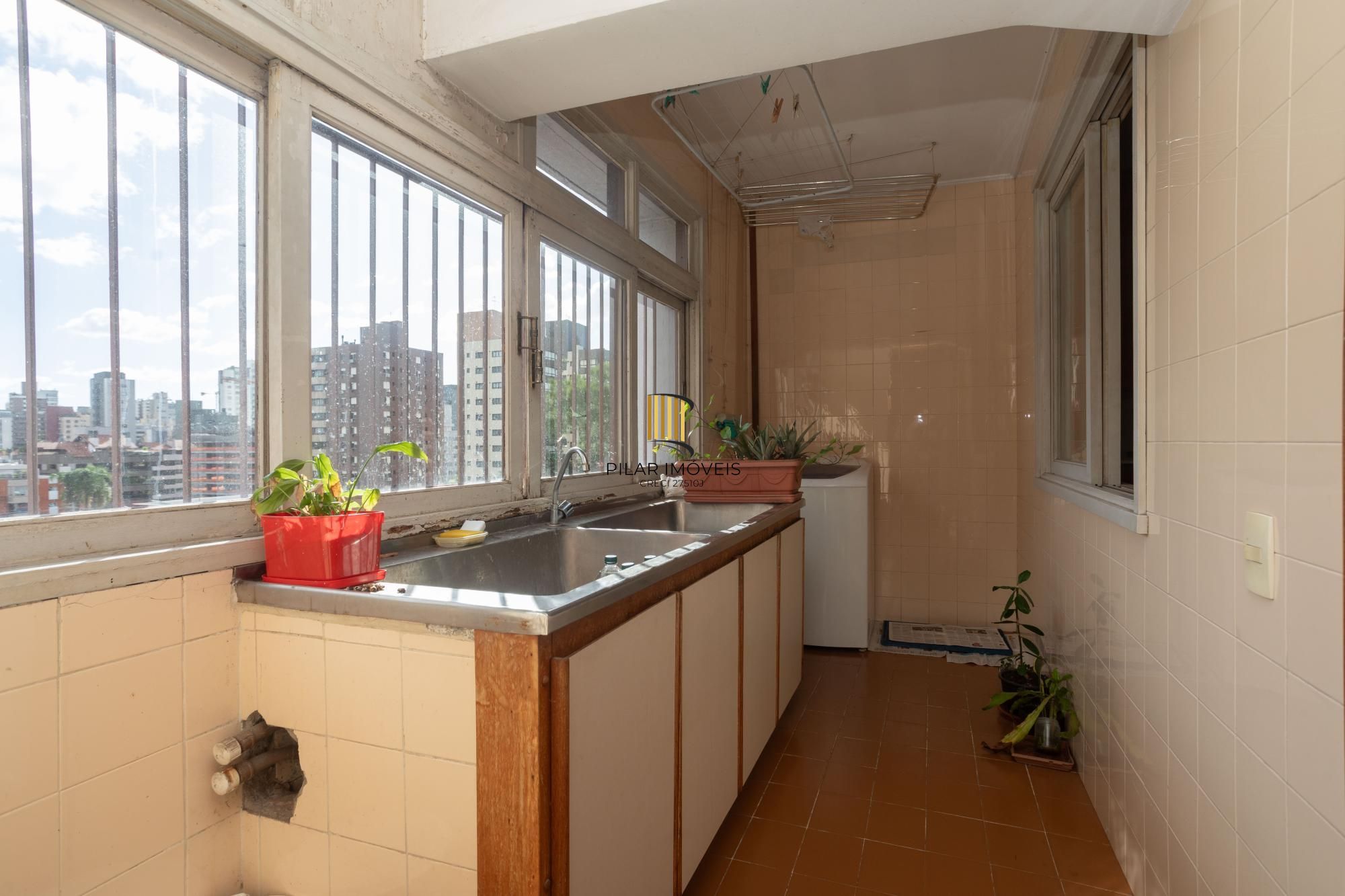 Cobertura na esquina da Nilo Peçanha com Carlos Gomes