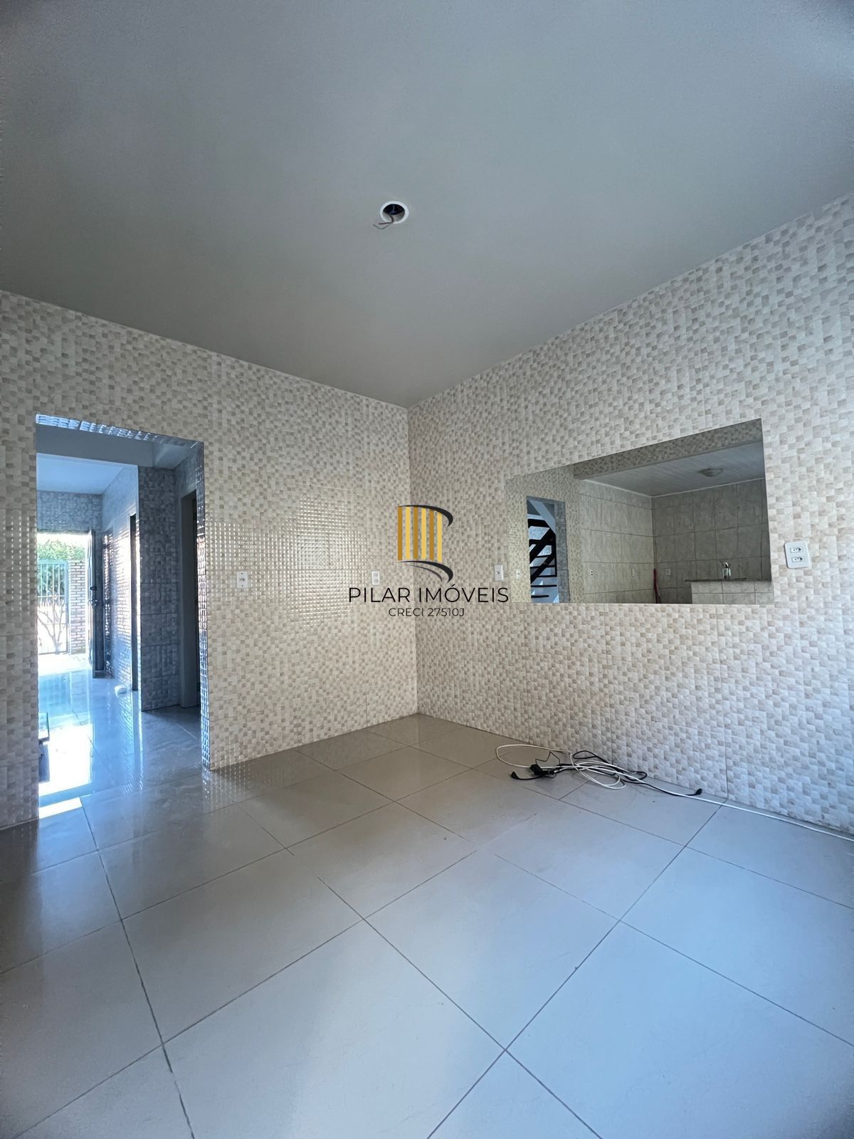 Casa à venda com 215m² na Hípica, 3 quartos sendo 1 suíte e 2 vagas