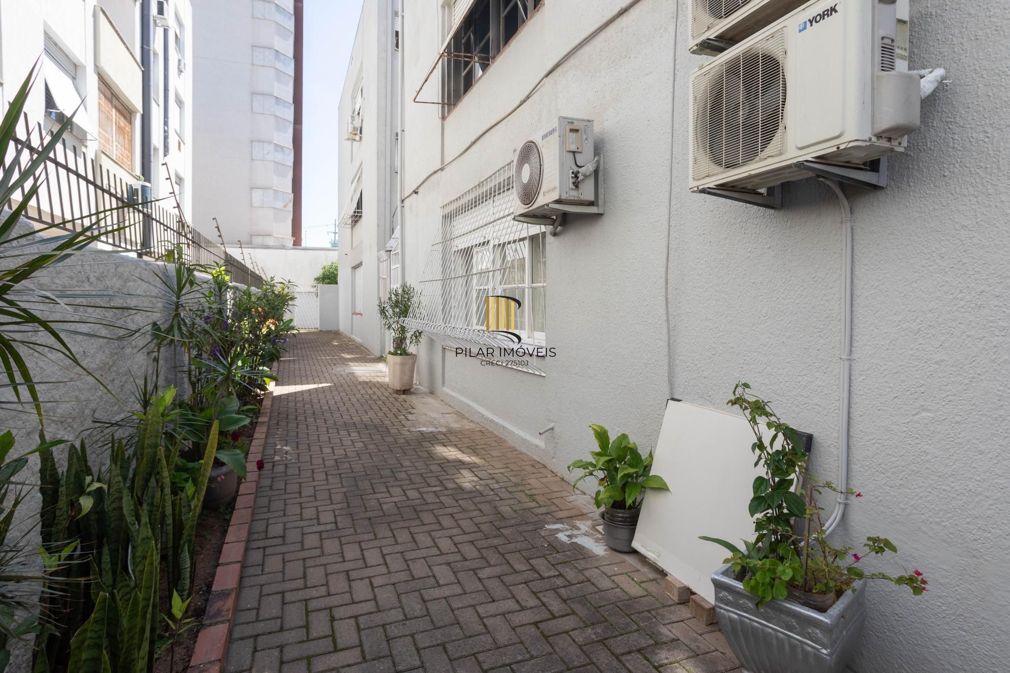 Garden espaçoso com 4 quartos no Menino Deus