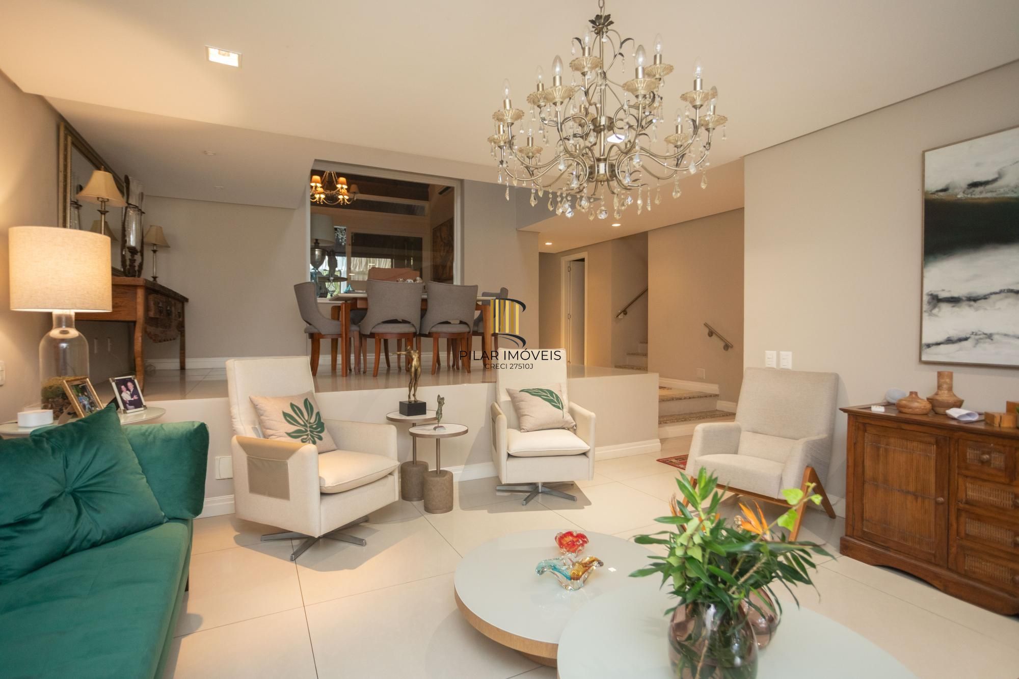 Casa com piscina no Chácara das Pedras