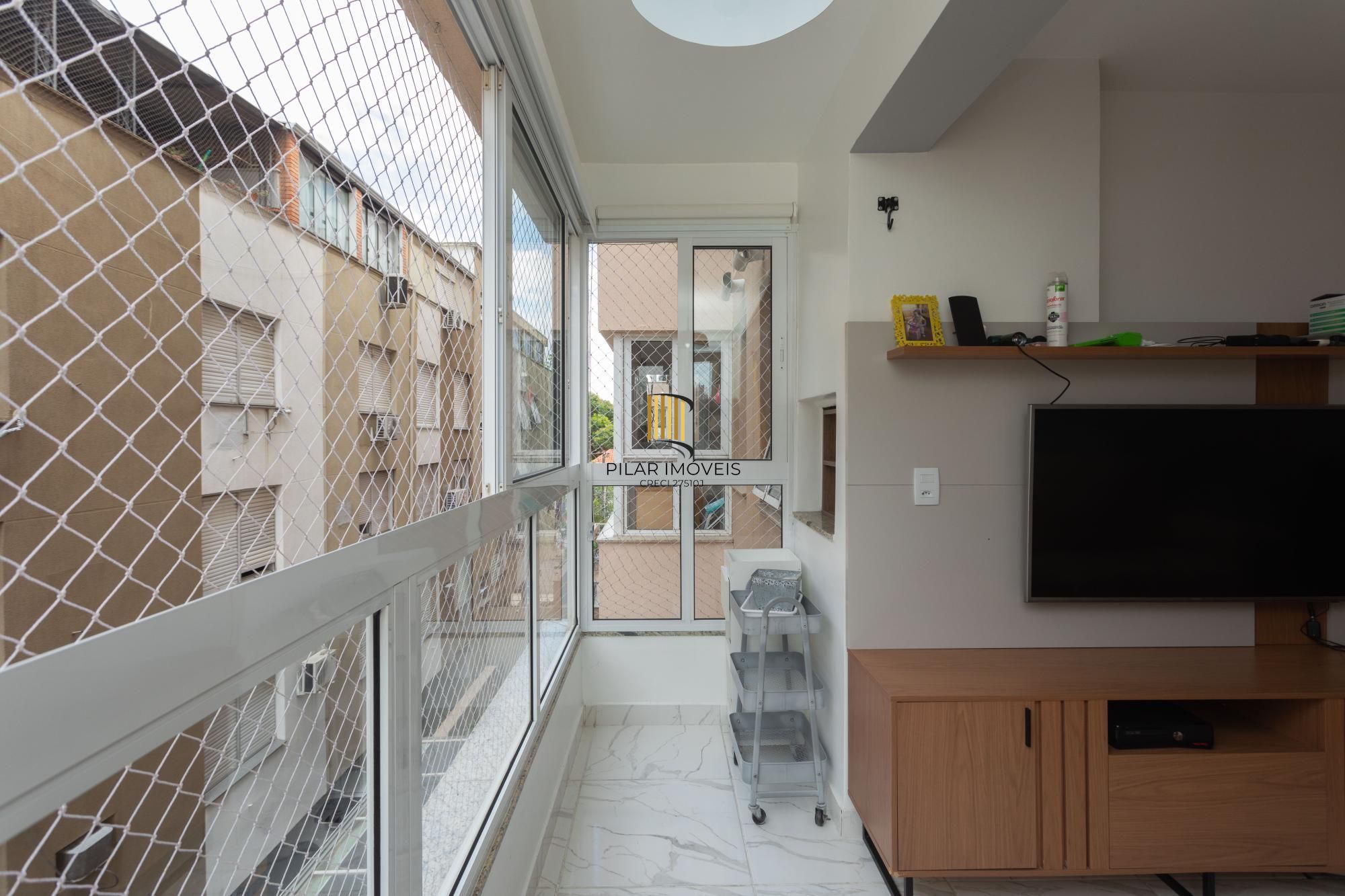 Apartamento de 3 dormitórios com suíte e garagem dupla no bairro Santana