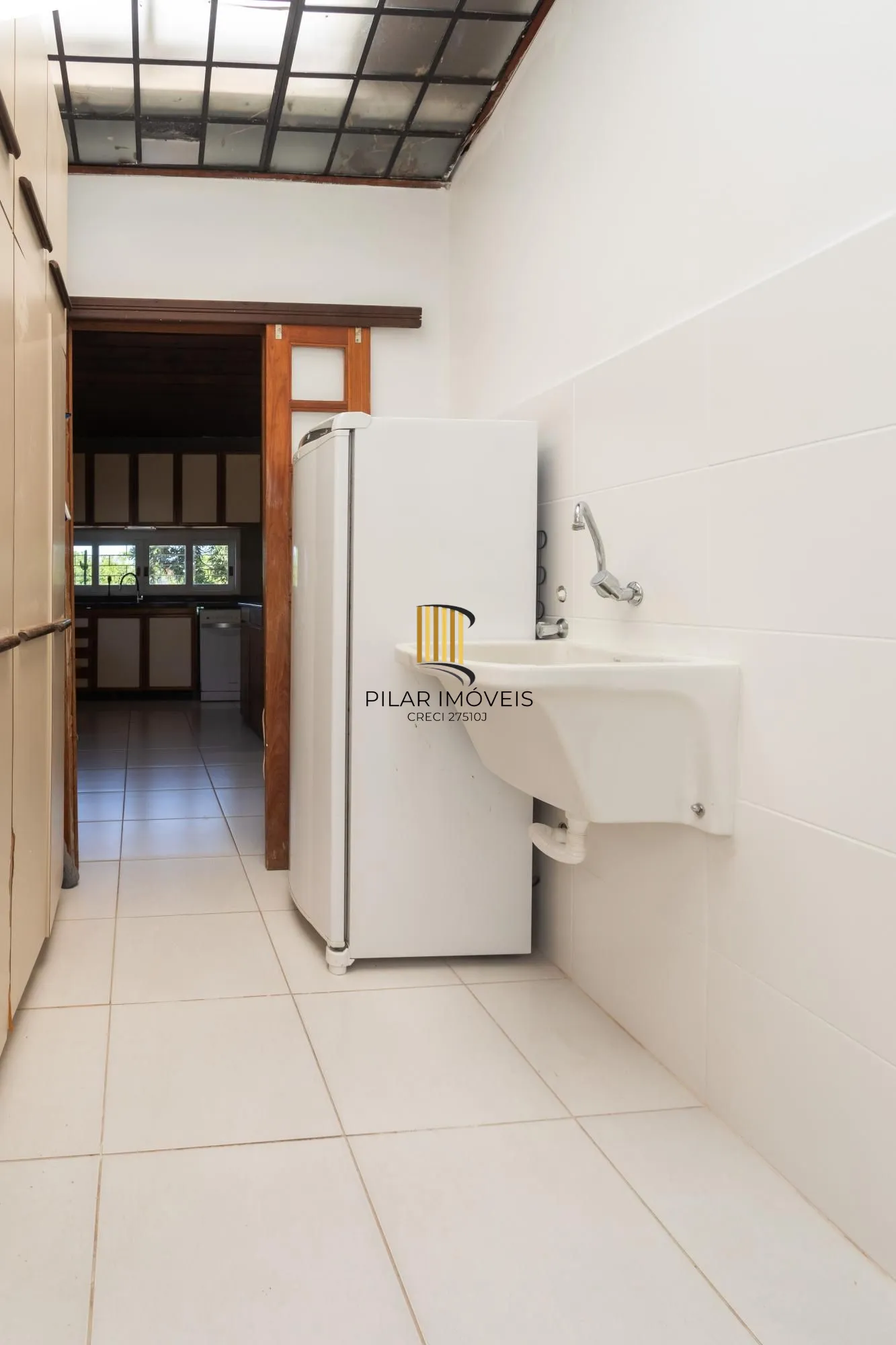 Casa em Condomínio com 5 quartos, 3 vagas e 350m²