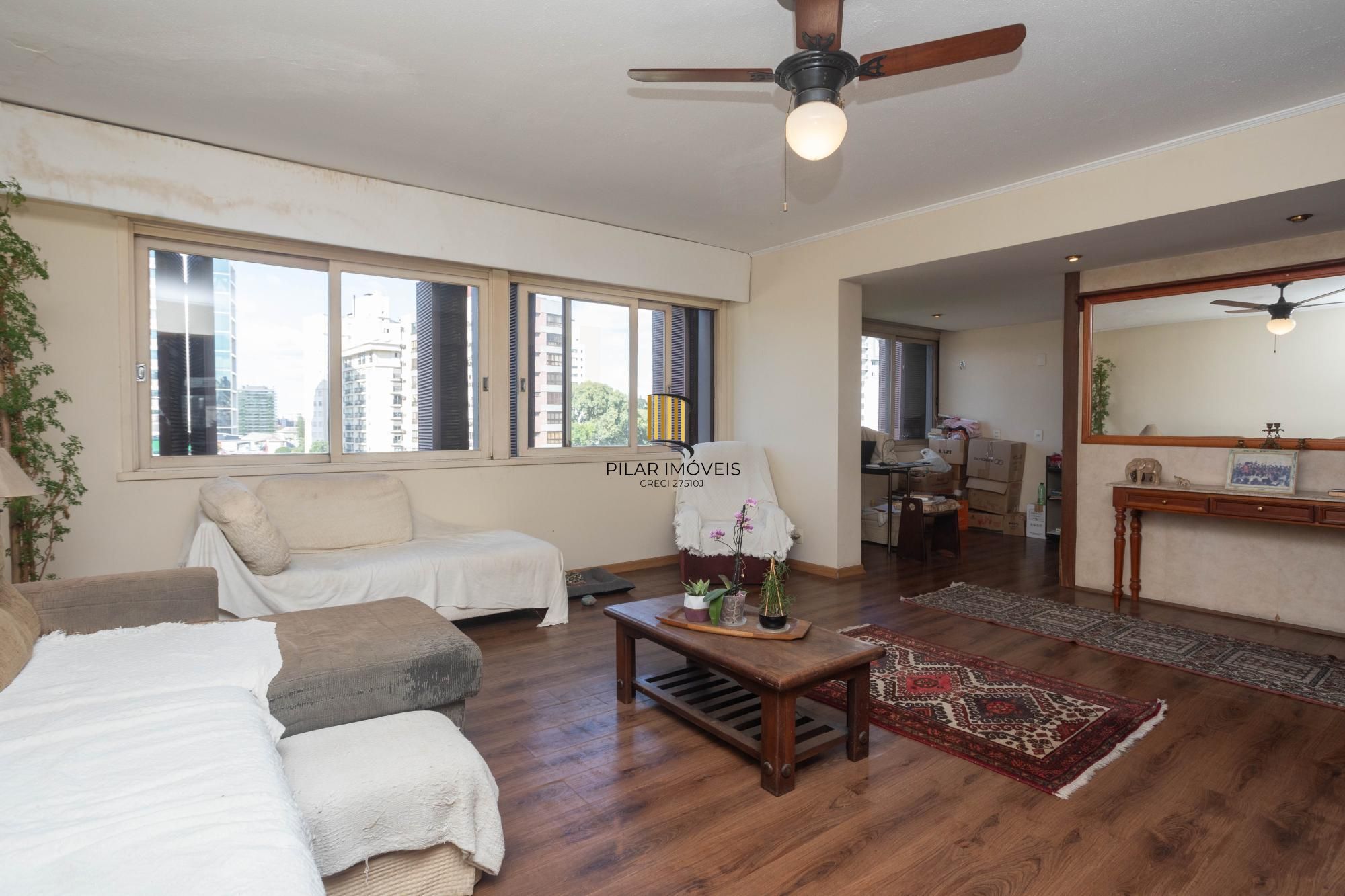 Cobertura na esquina da Nilo Peçanha com Carlos Gomes