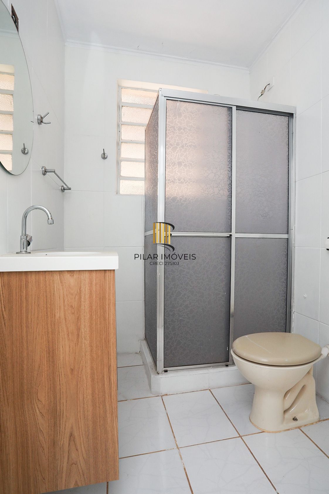 Apartamento Reformado no Menino Deus – 2 Dormitórios, Ótima Posição Solar