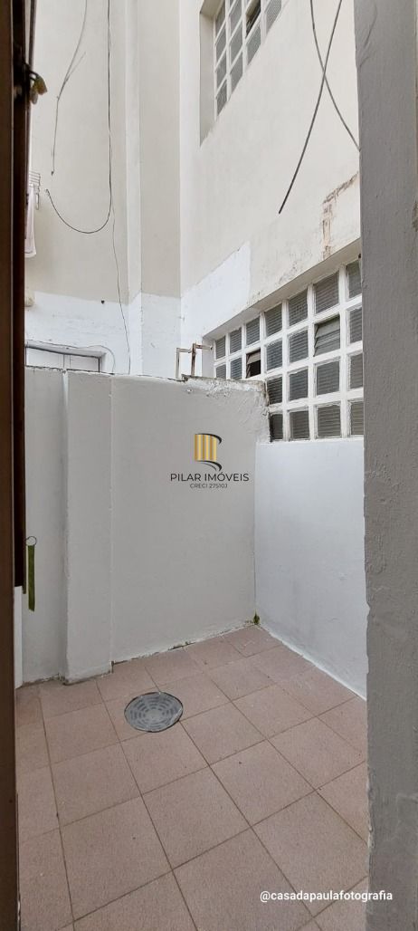Oportunidade Única! JK Térreo com Pátio na Cidade Baixa!