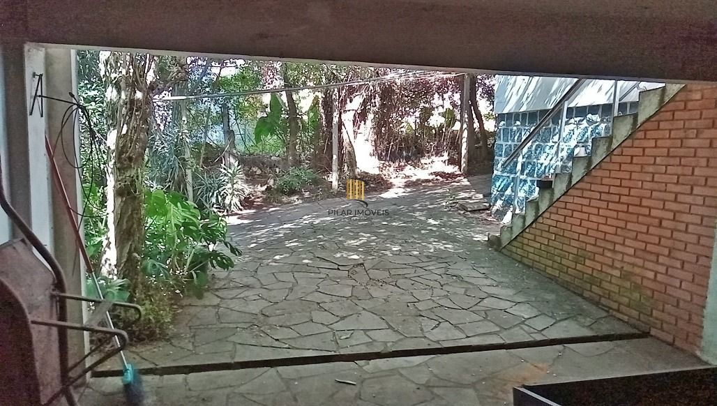 Casa 5 dormitórios no bairro Glória