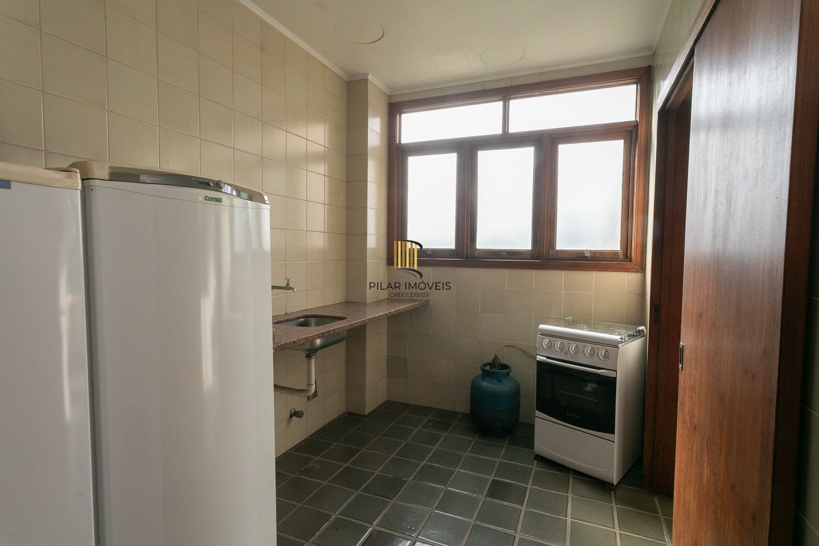 Cobertura com 3 dormitórios, mobiliada com 300 m²