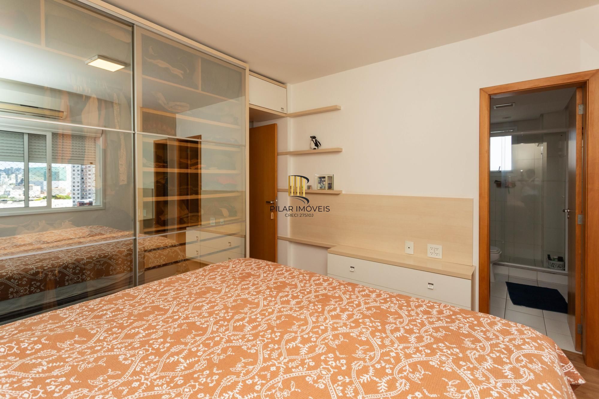 Apartamento com Suíte, 2 Vagas e Lazer de Clube