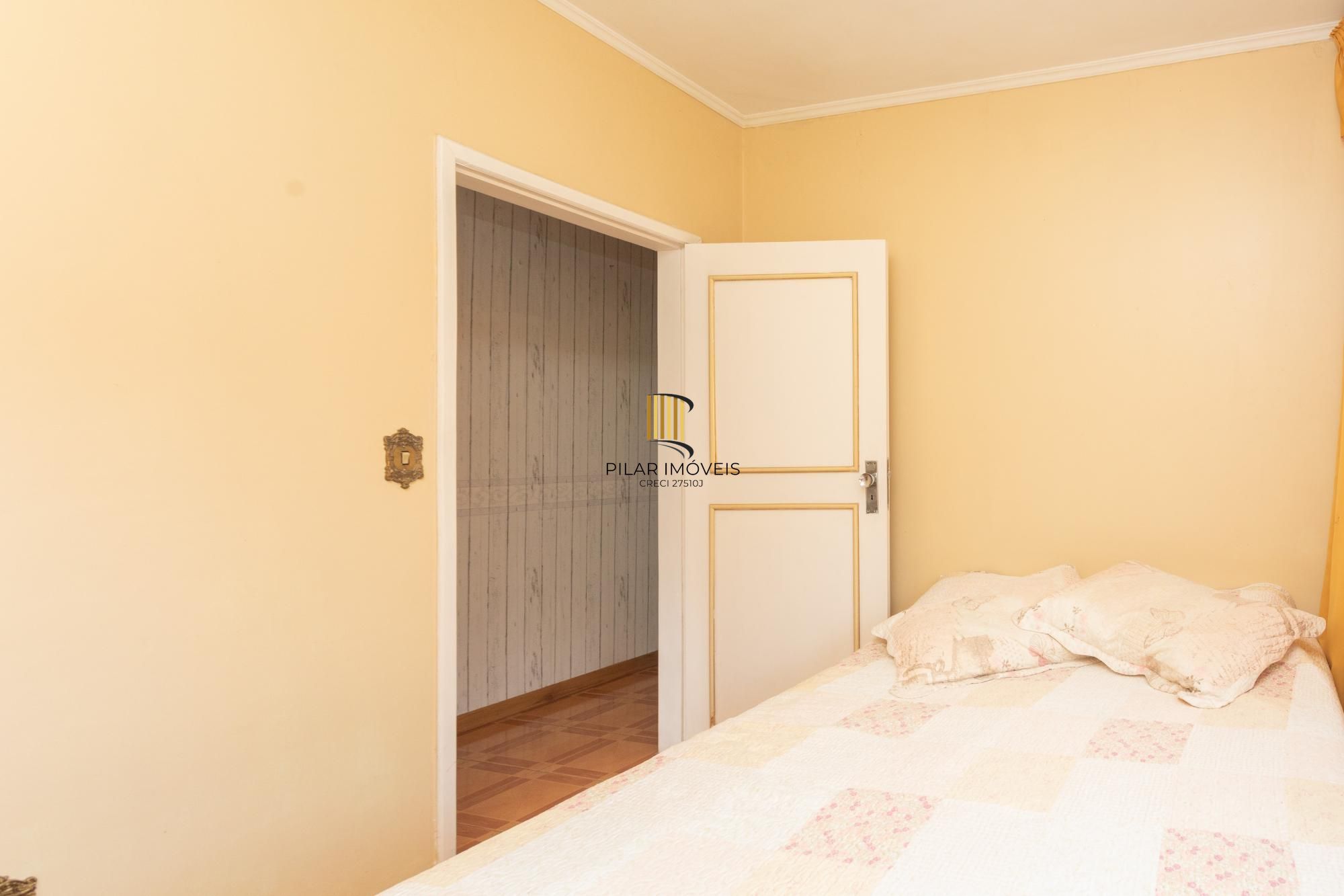 Casa com piscina e 470m2 no Chácara das Pedras