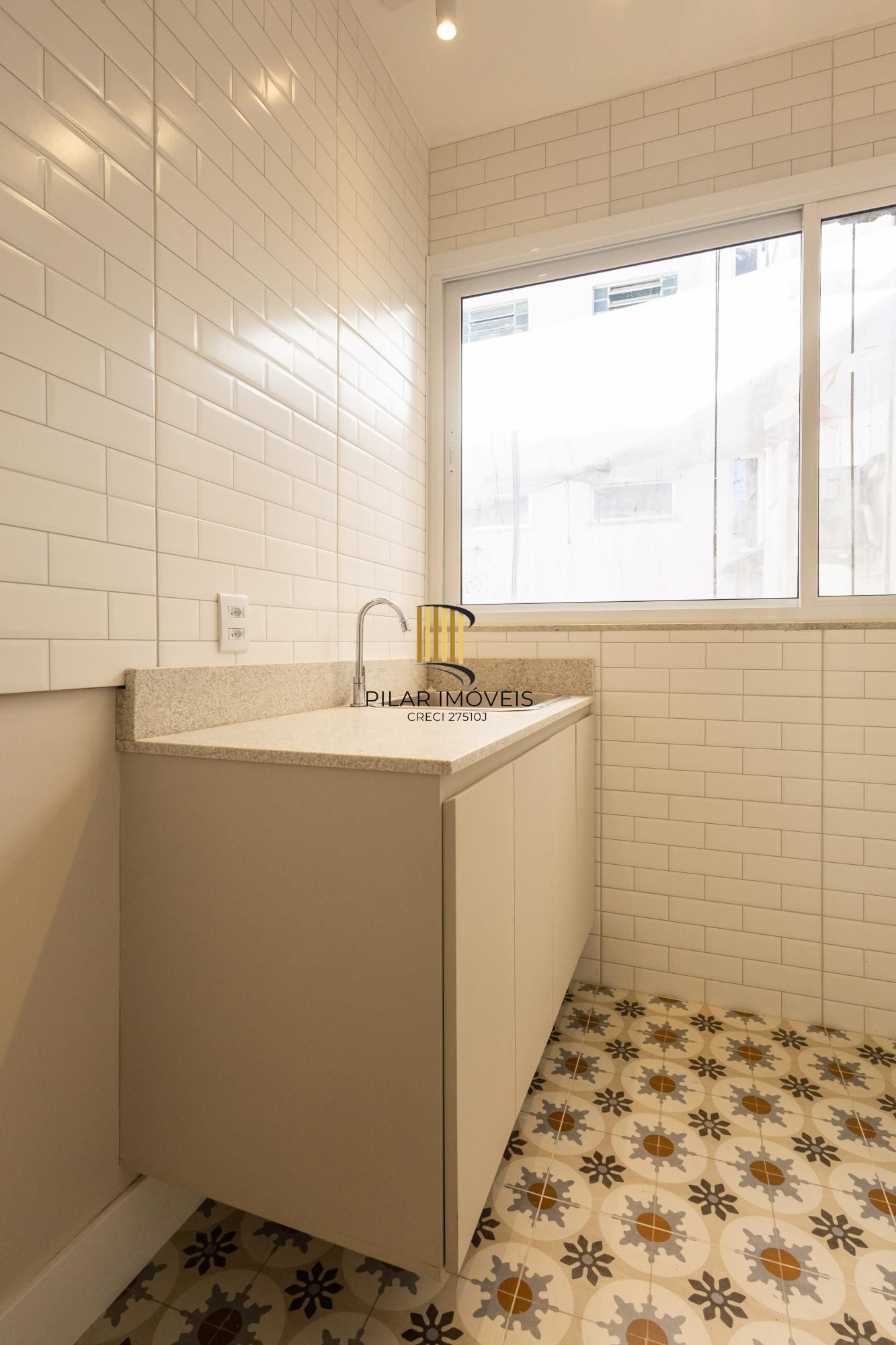 Apartamento totalmente reformado de 140m2 com vaga no Bom Fim