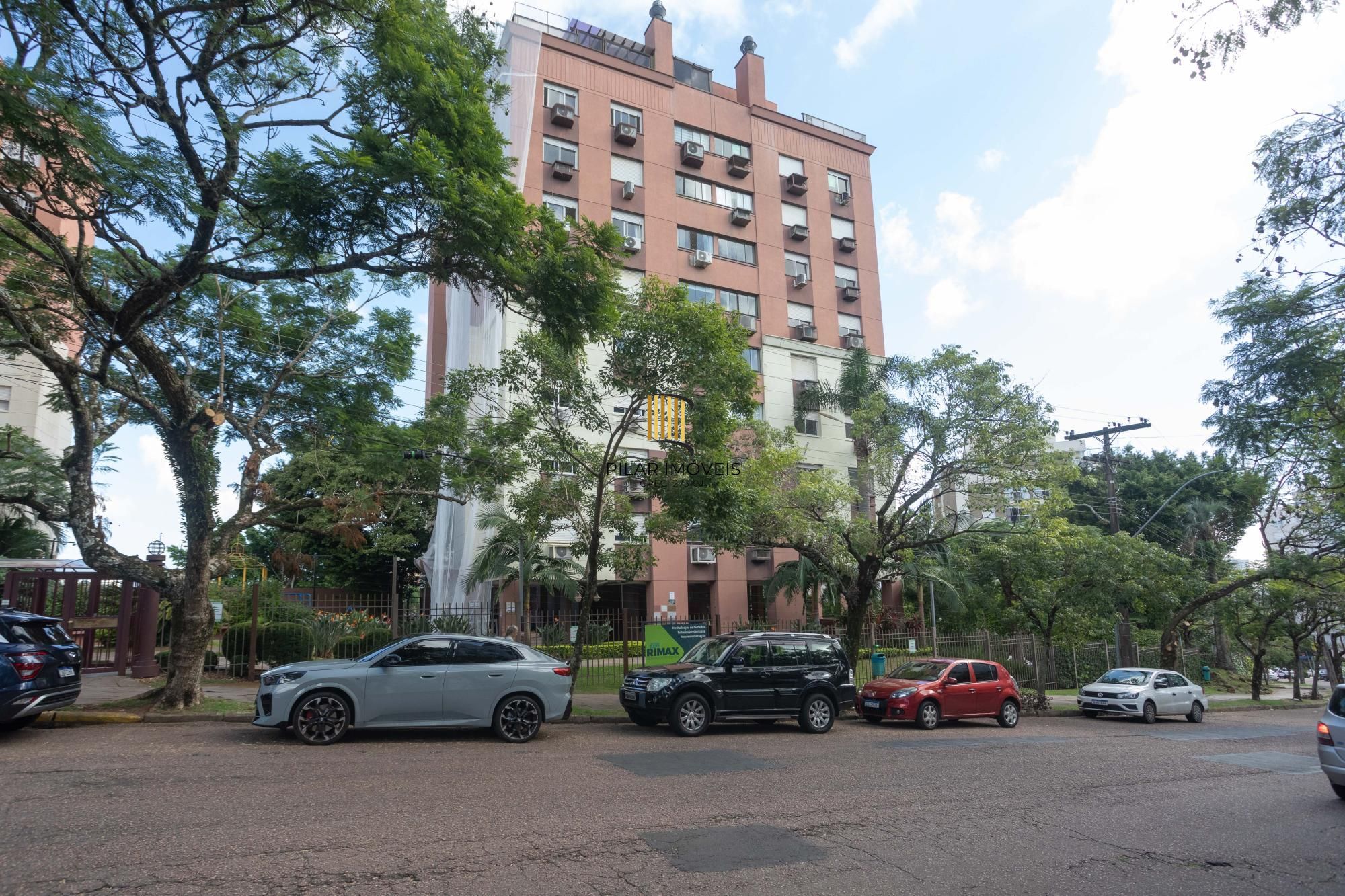 3 dormitórios - 96m² privativos - junto ao Iguatemi