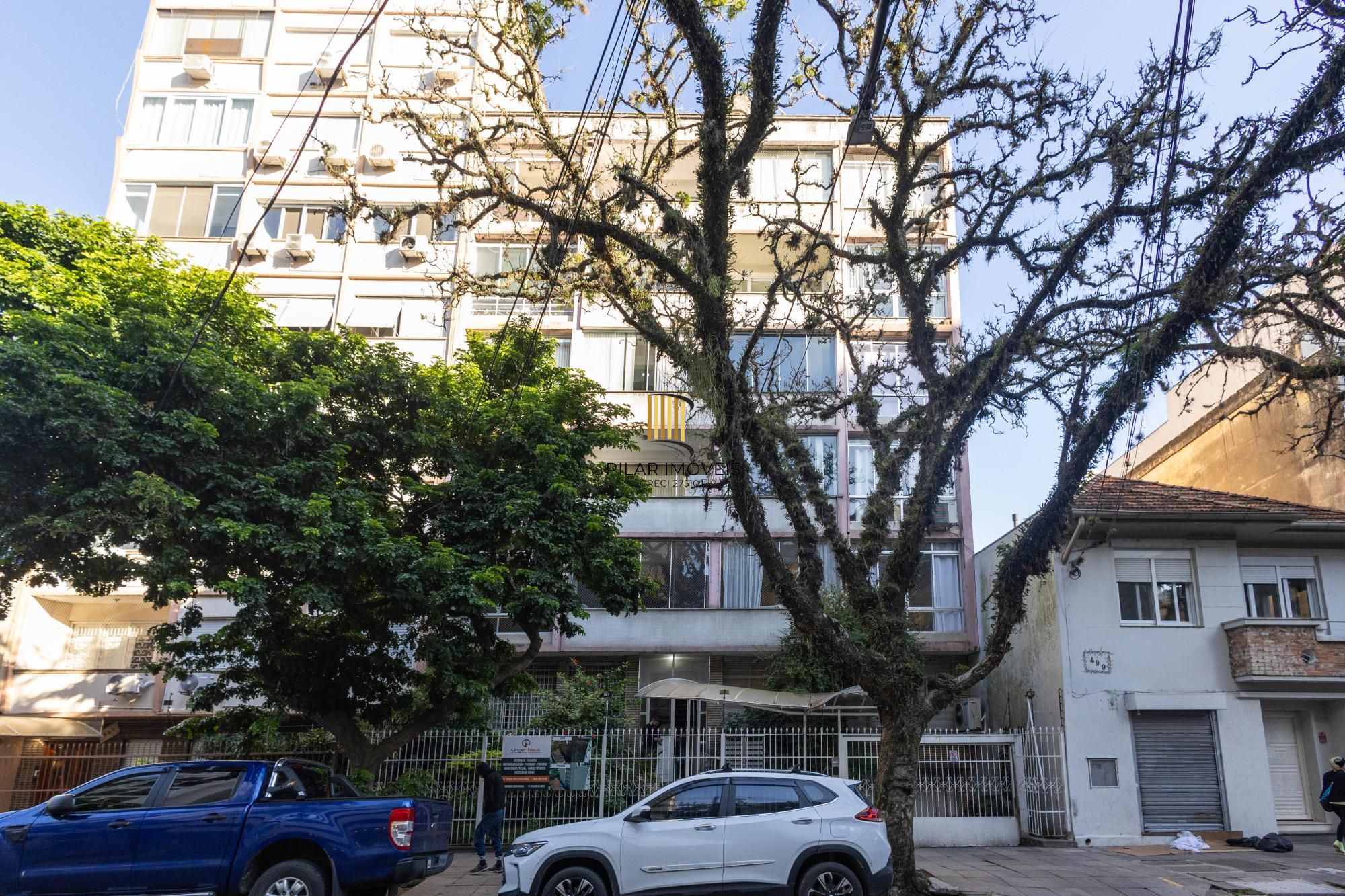 Apartamento totalmente reformado de 140m2 com vaga no Bom Fim