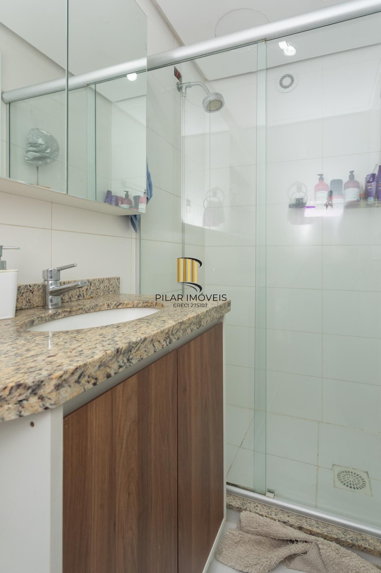 Apartamento de 3 dormitórios com suíte e garagem dupla no bairro Santana