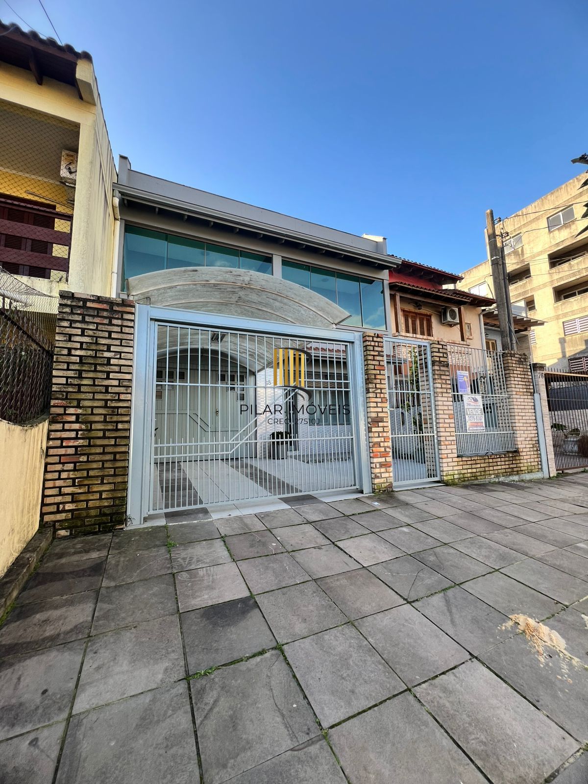 Casa à venda com 215m² na Hípica, 3 quartos sendo 1 suíte e 2 vagas - Pilar Imóveis