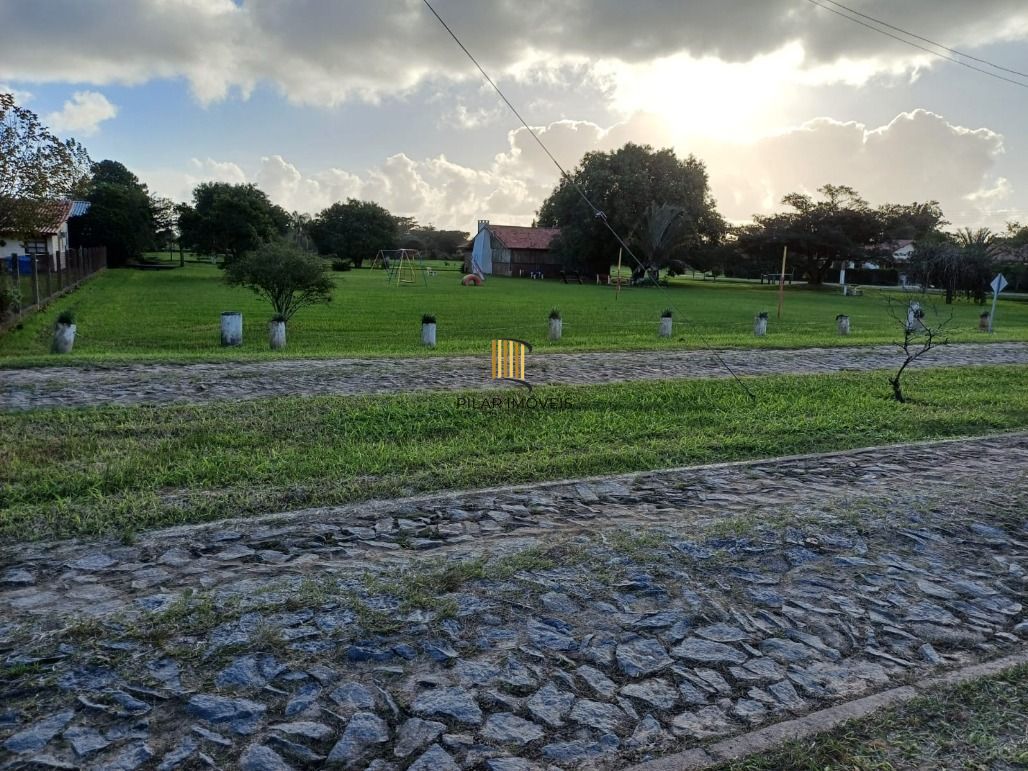 Casa Condomínio 2 dorm. + 2 vagas 90m² priv. 555m² totais Esmeralda - Viamão