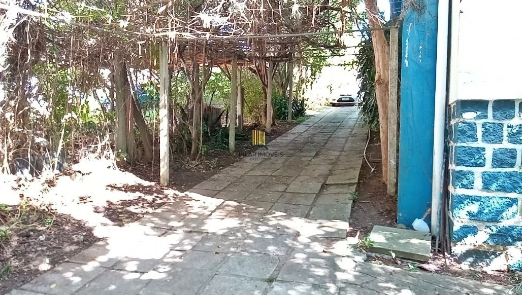 Casa 5 dormitórios no bairro Glória