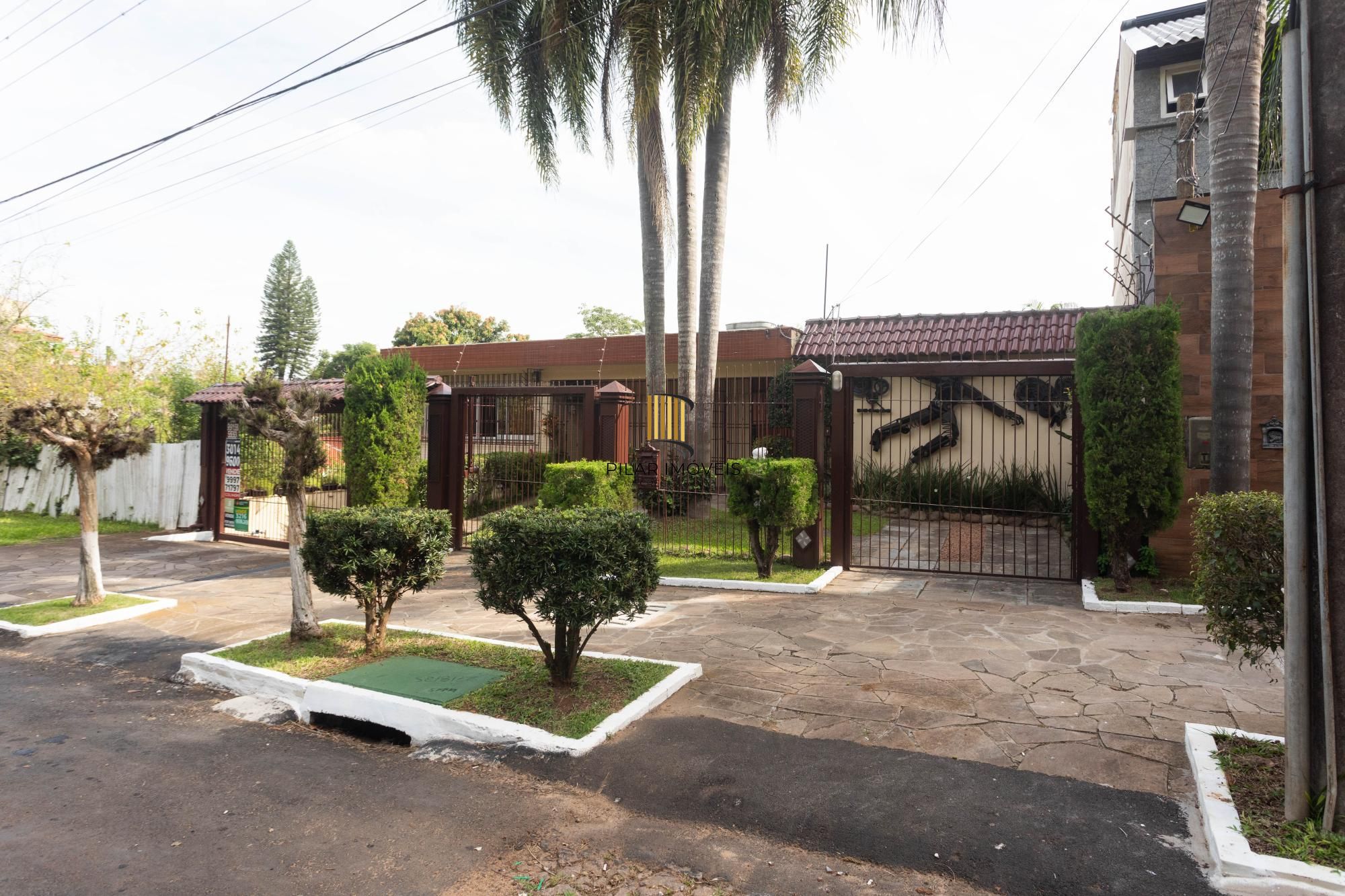 Casa com piscina e 470m2 no Chácara das Pedras - Pilar Imóveis