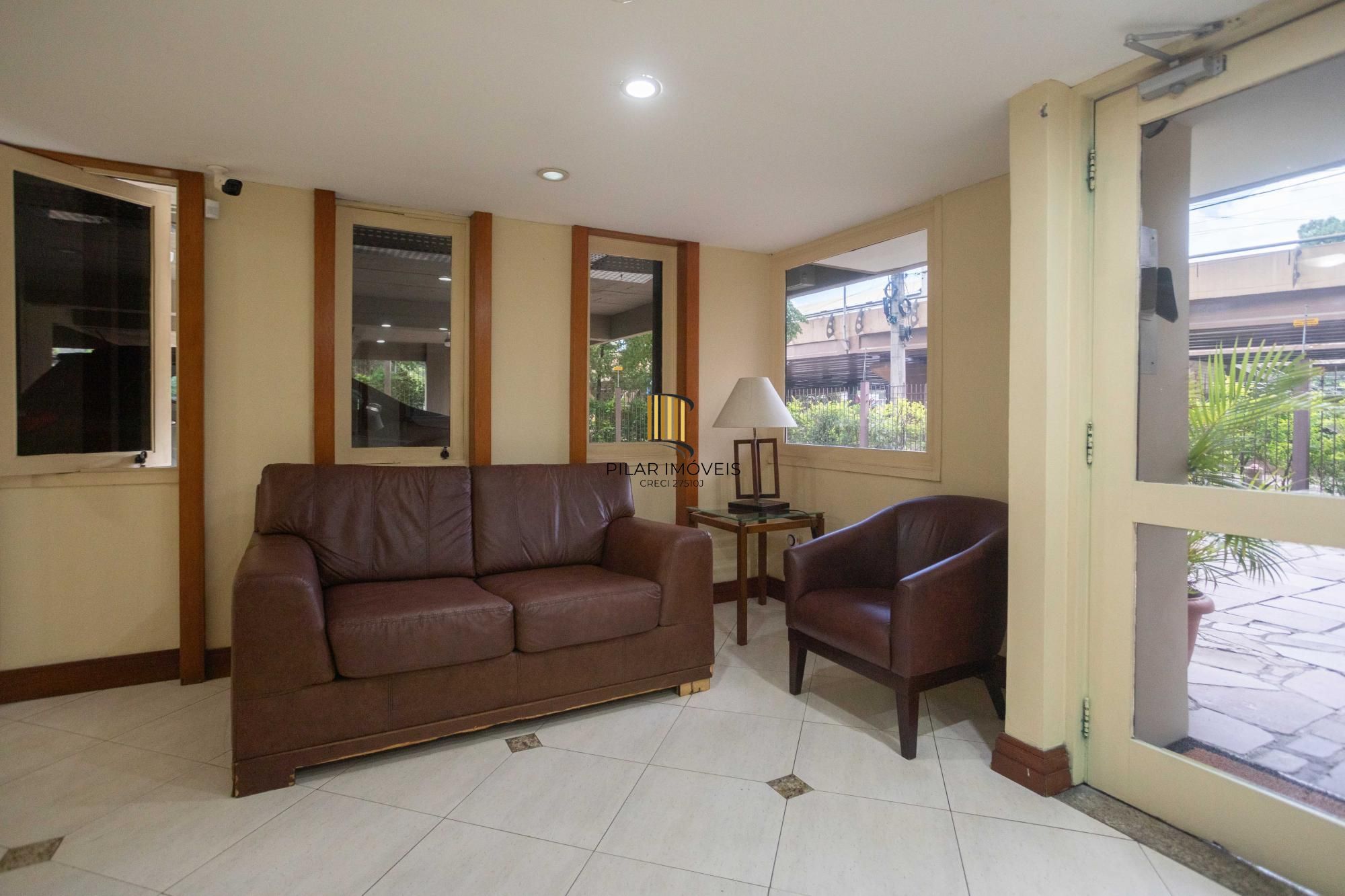 Cobertura na esquina da Nilo Peçanha com Carlos Gomes