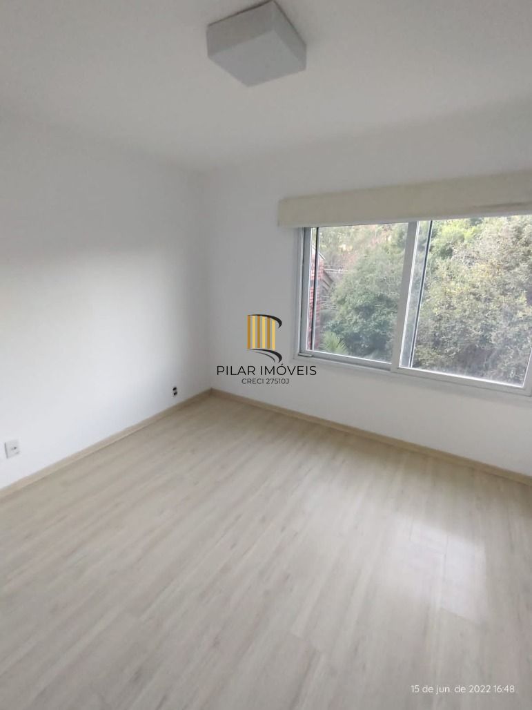 Casa 3 dorm. 1 Suíte + 3 vagas 223m² Cavalhada - Porto Alegre