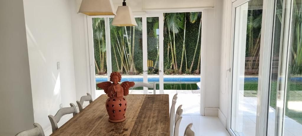 Casa com 3 suítes e piscina no Boa Vista
