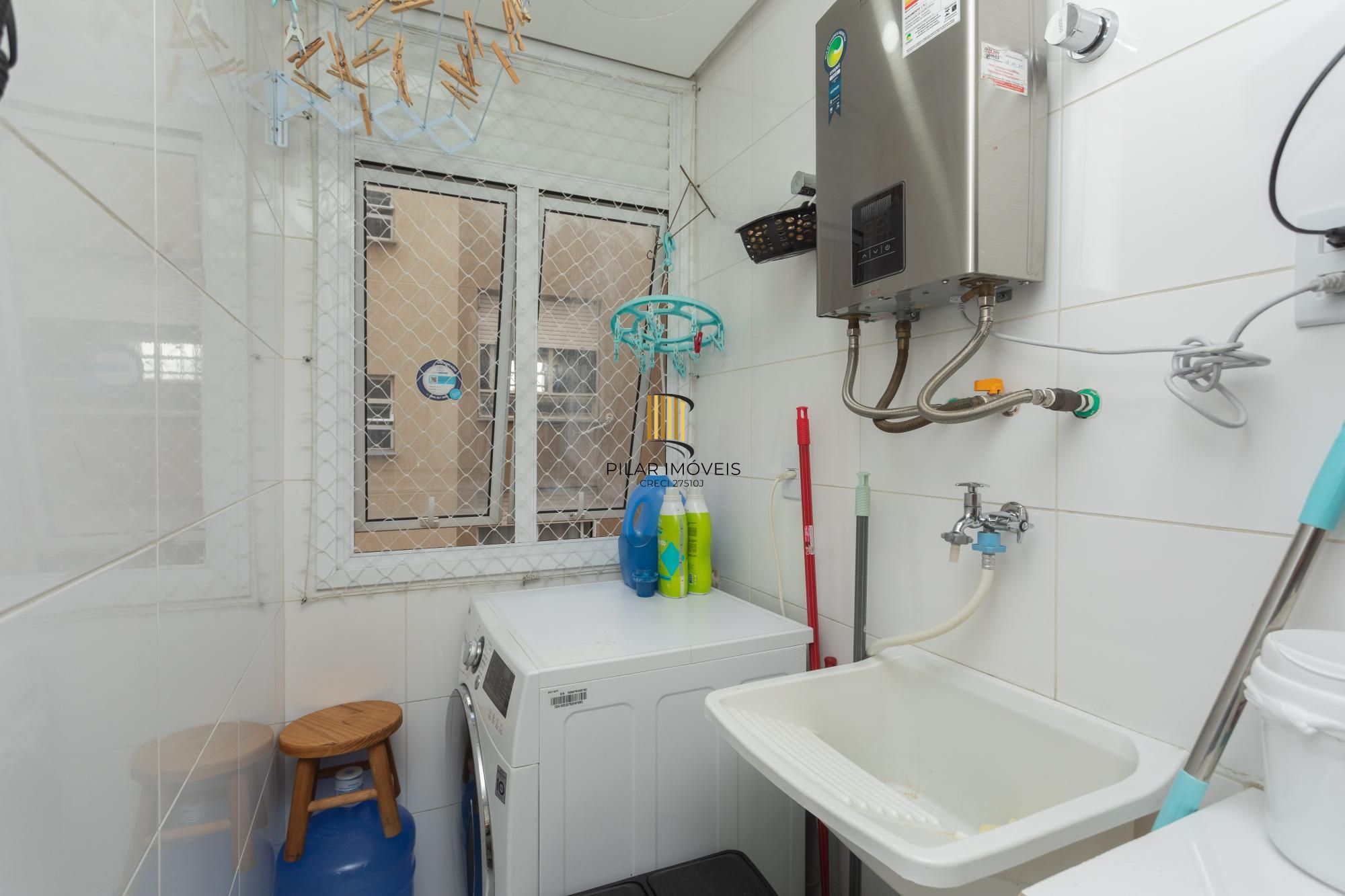 Apartamento de 3 dormitórios com suíte e garagem dupla no bairro Santana