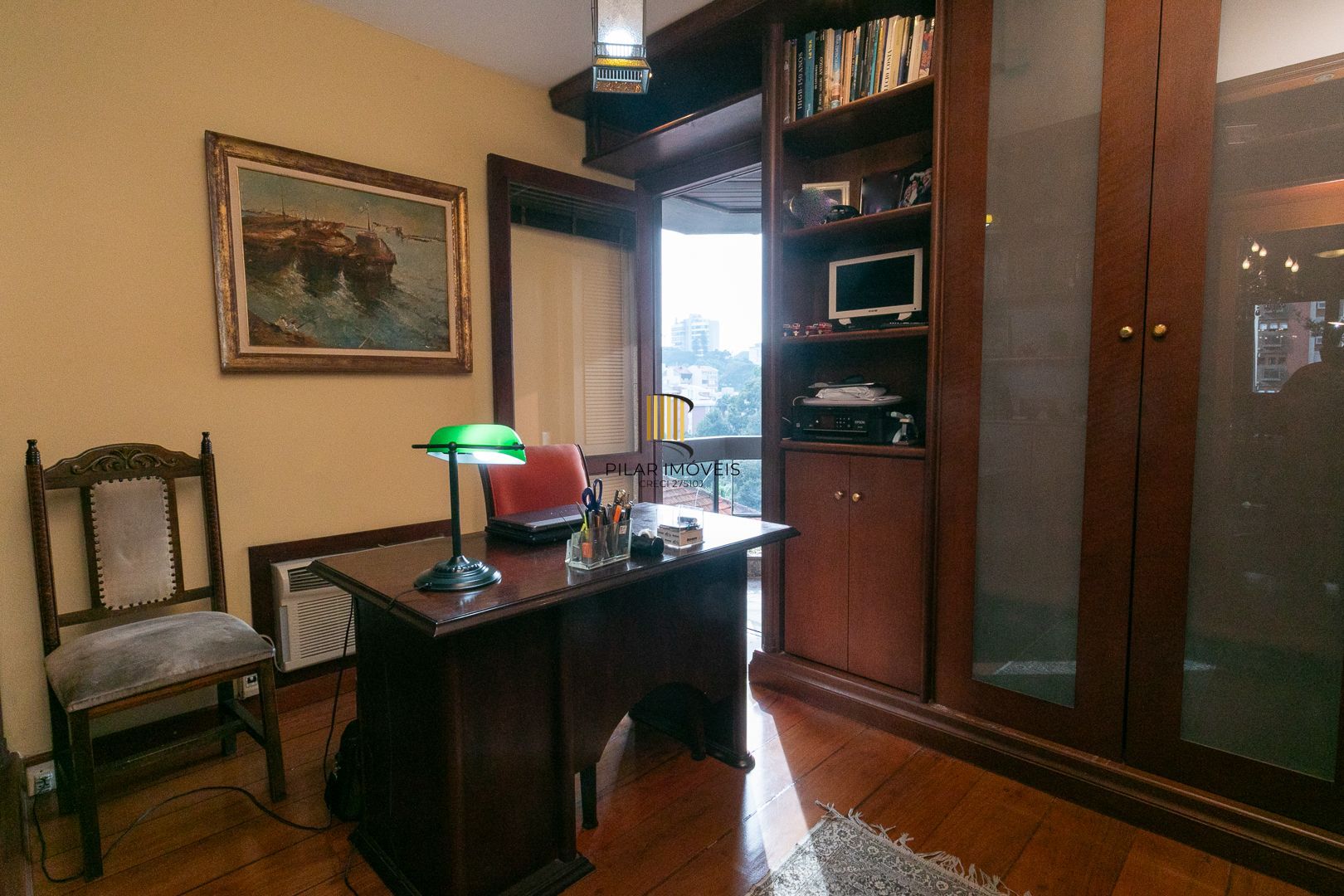 Cobertura com 3 dormitórios, mobiliada com 300 m²