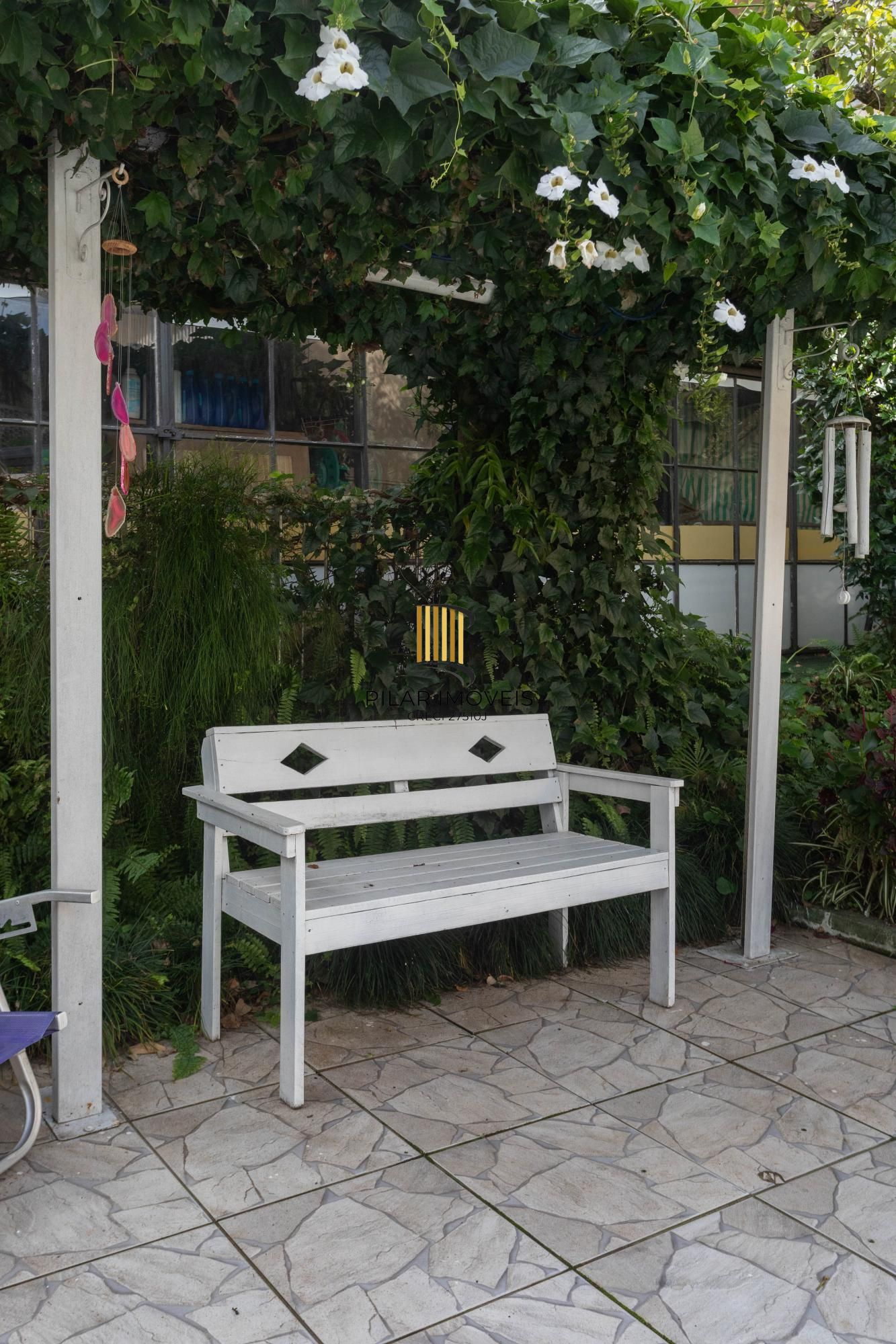 Casa com piscina e 470m2 no Chácara das Pedras