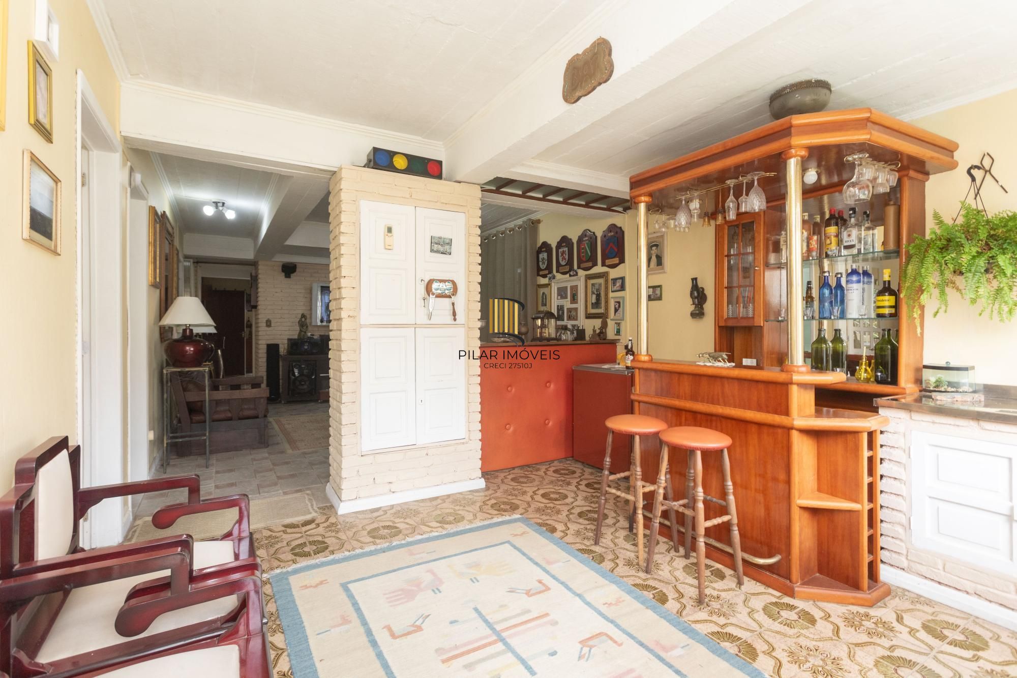 Casa com piscina e 470m2 no Chácara das Pedras