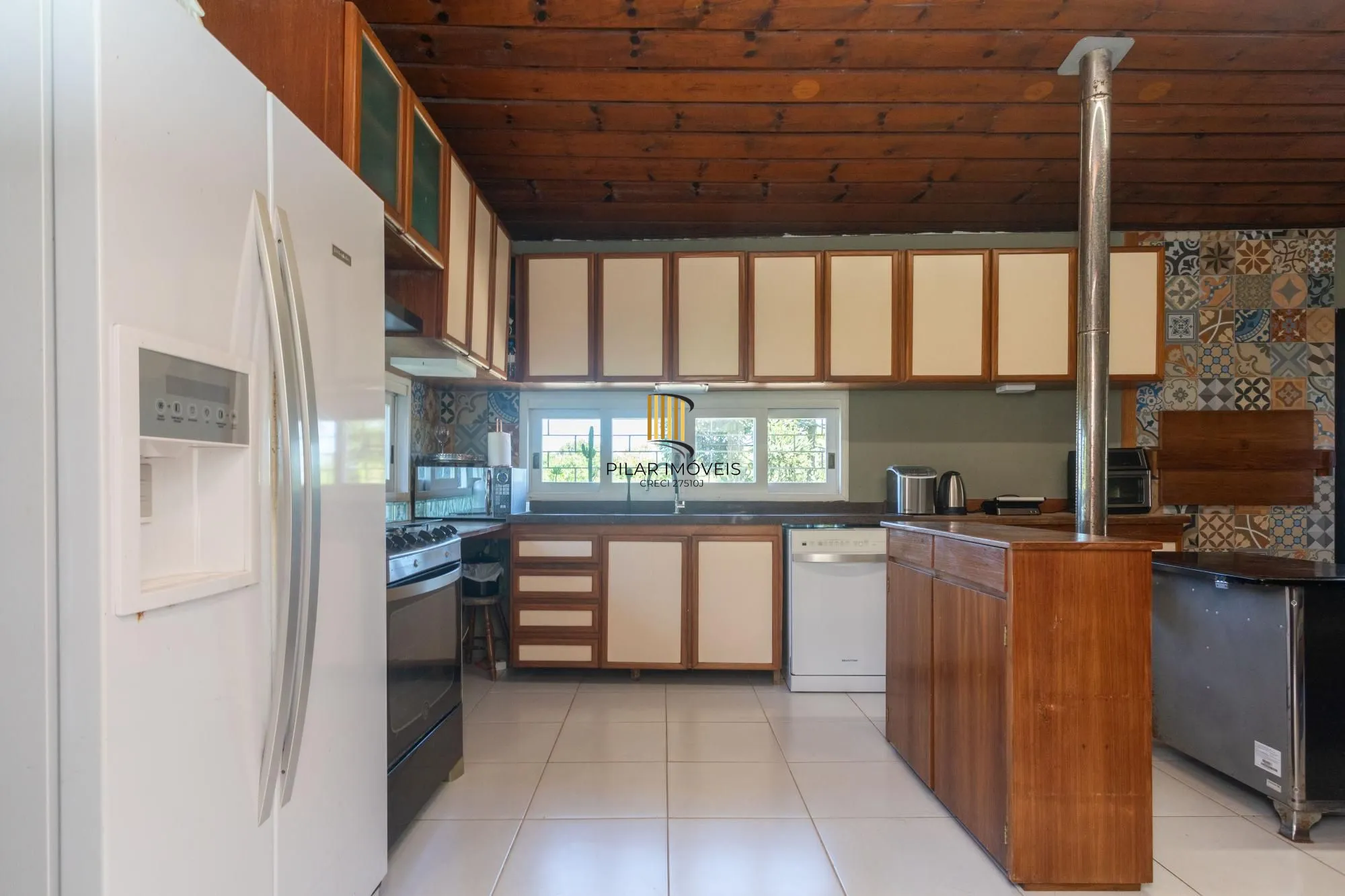 Casa em Condomínio com 5 quartos, 3 vagas e 350m²