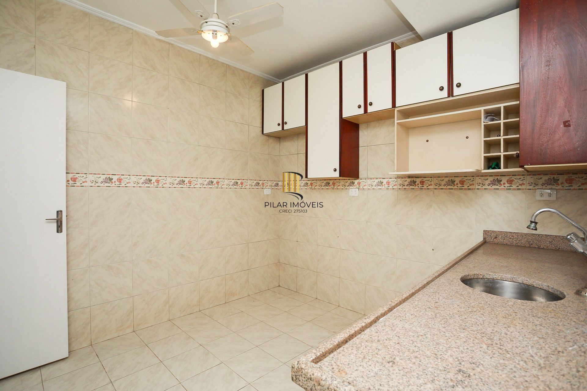 Apartamento Amplo no Menino Deus – 2 Dormitórios, 2 Banheiros e Churrasqueira