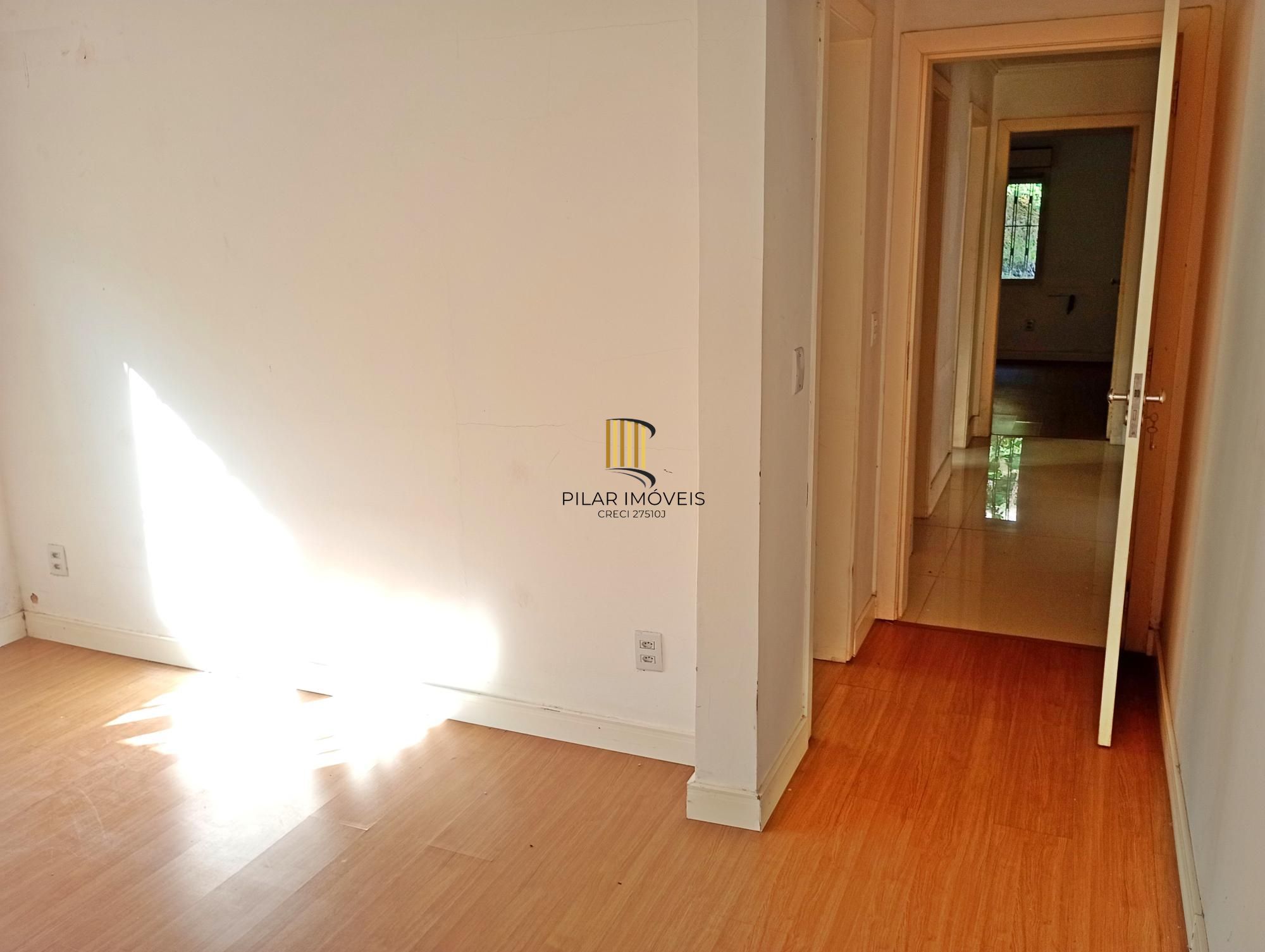 Casa com 3 suítes próxima ao Iguatemi e Parque Germânia