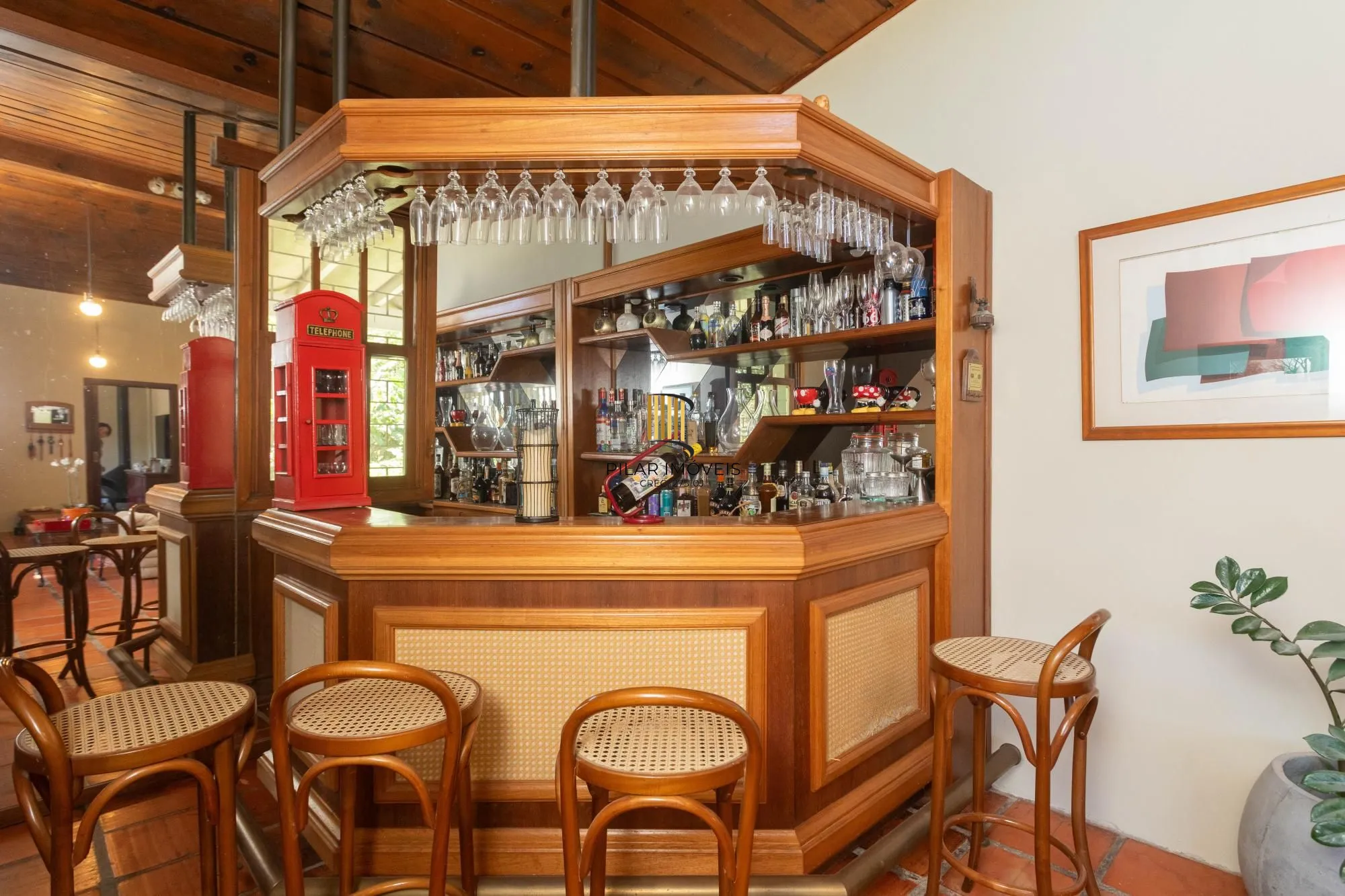 Casa em Condomínio com 5 quartos, 3 vagas e 350m²