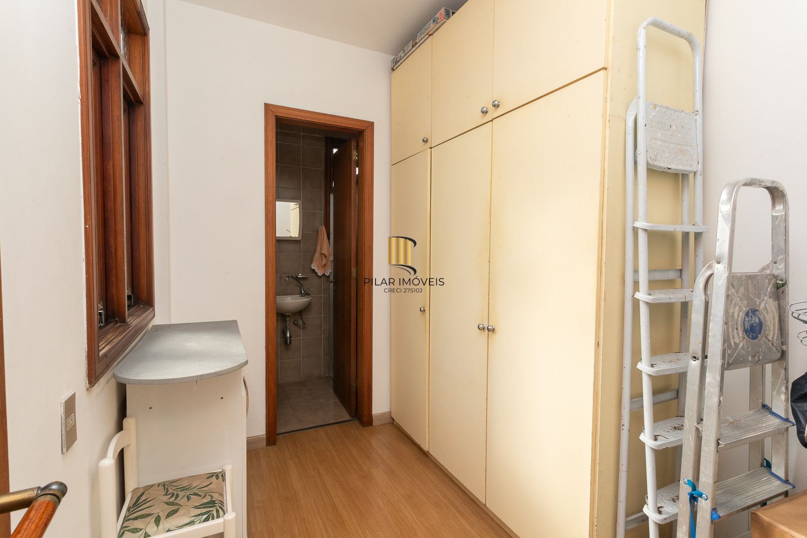 Cobertura com 3 dormitórios, mobiliada com 300 m²