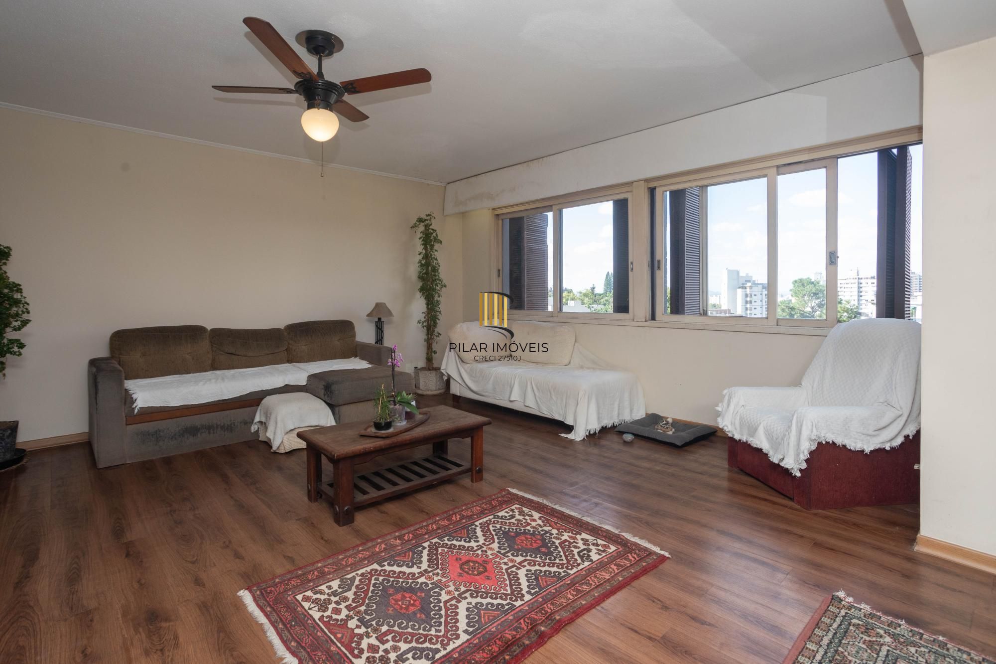 Cobertura na esquina da Nilo Peçanha com Carlos Gomes