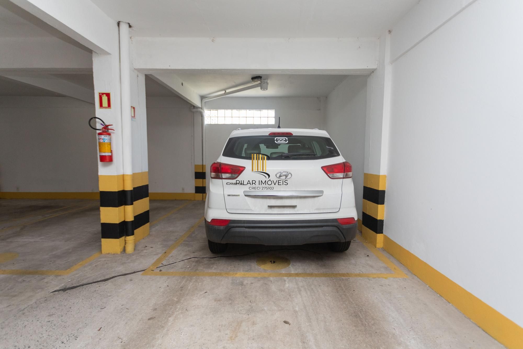 More no Petrópolis! 3 Dormitórios, Suíte, 2 Vagas e Totalmente Mobiliado