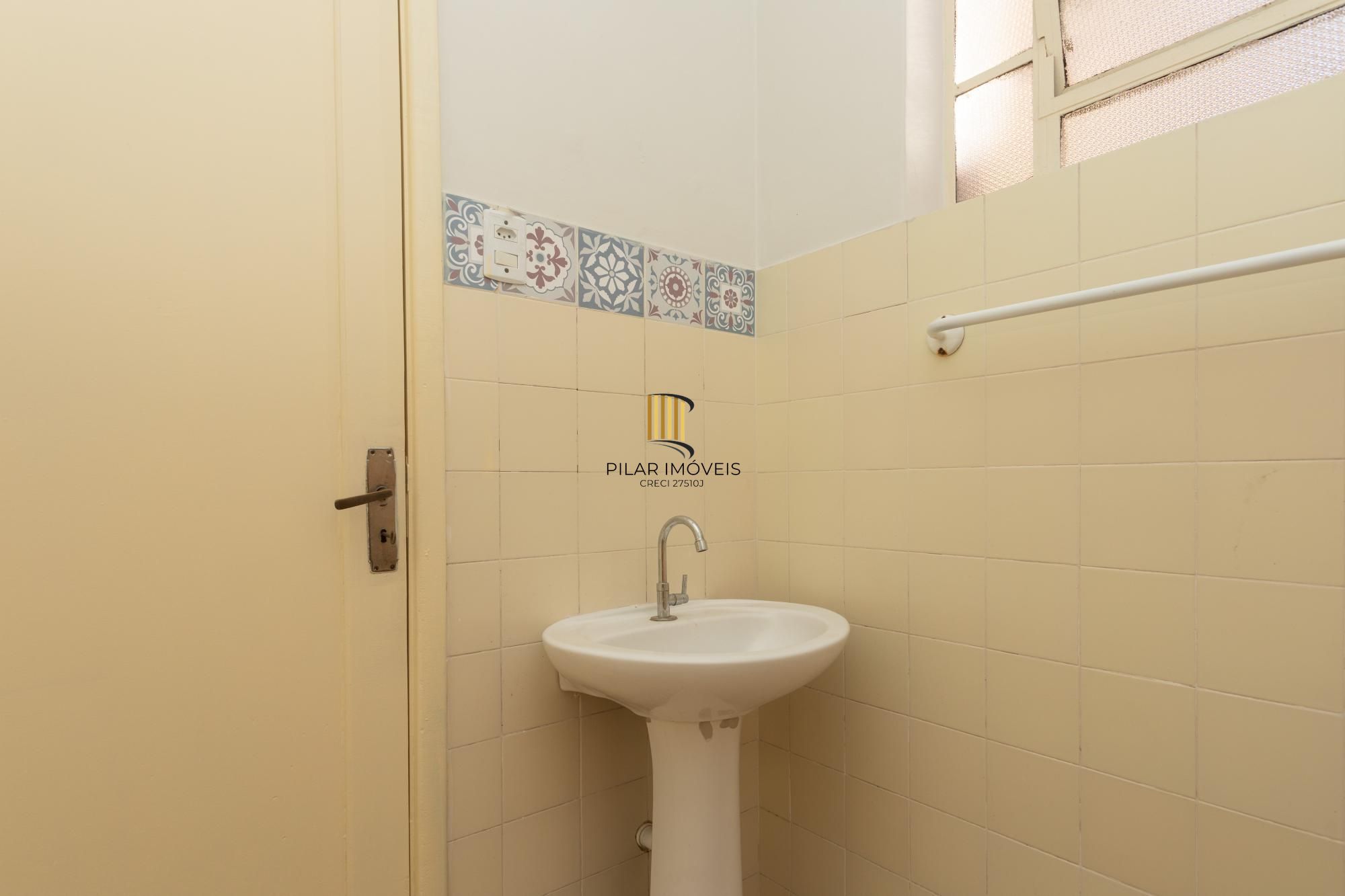 Apartamento à Venda – 74m² | 2 Dormitórios | Menino Deus – Porto Alegre/RS