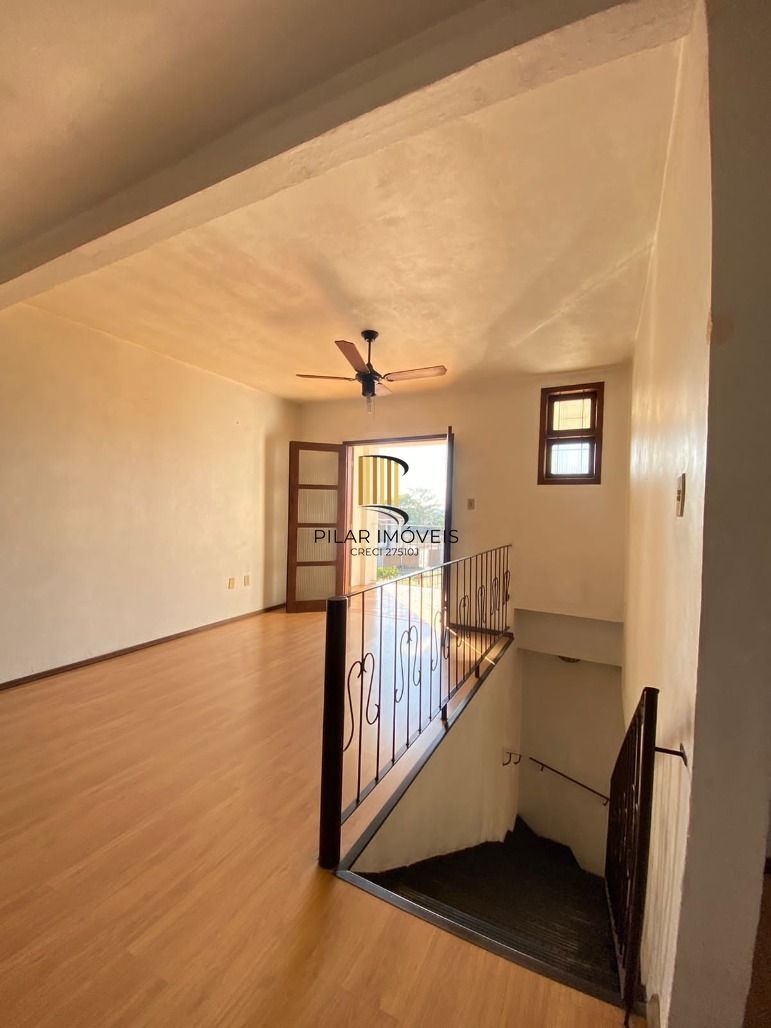Casa 4 dorm. + 4 vagas 238m² Morro Santana - Porto Alegre