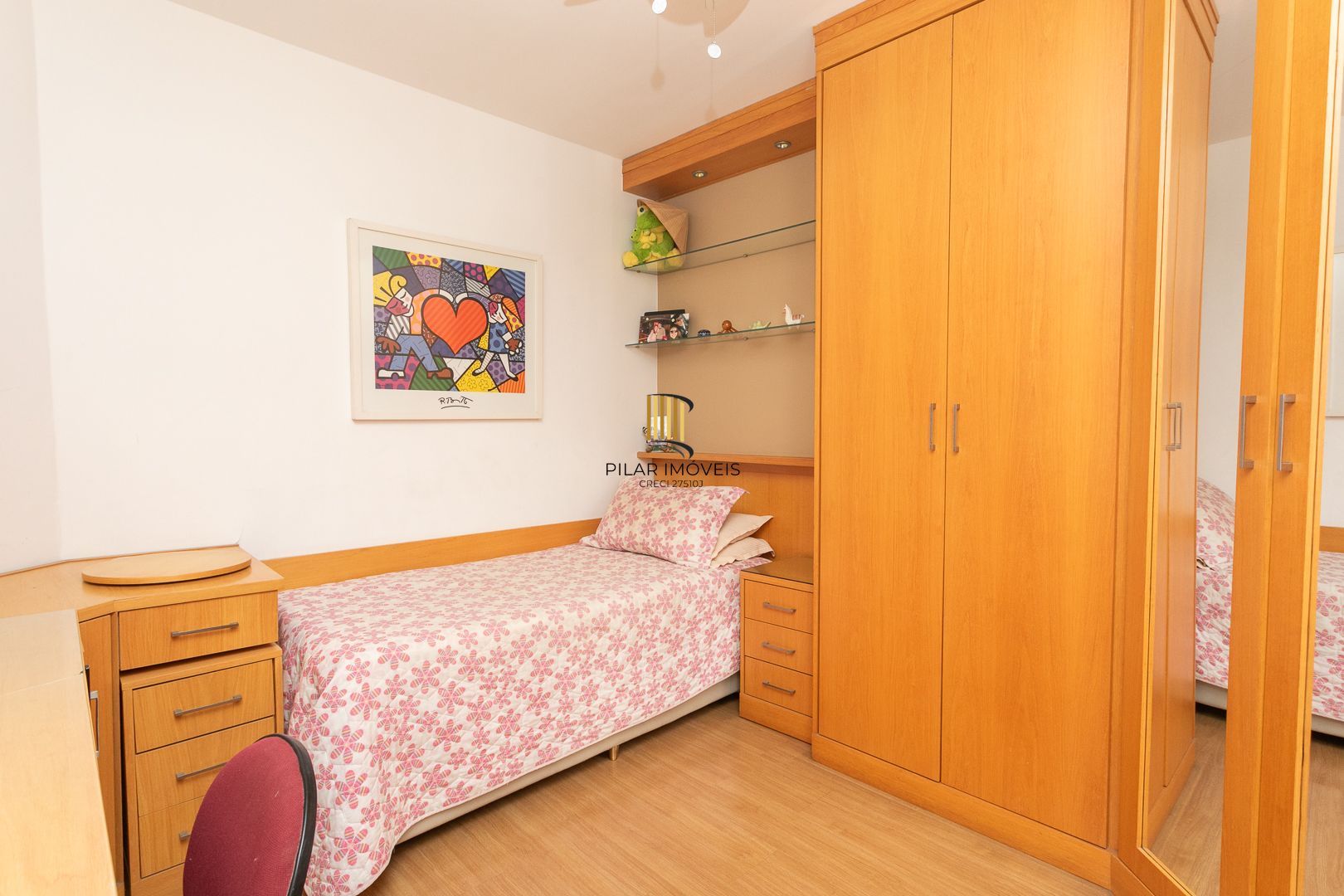 Cobertura com 3 dormitórios, mobiliada com 300 m²