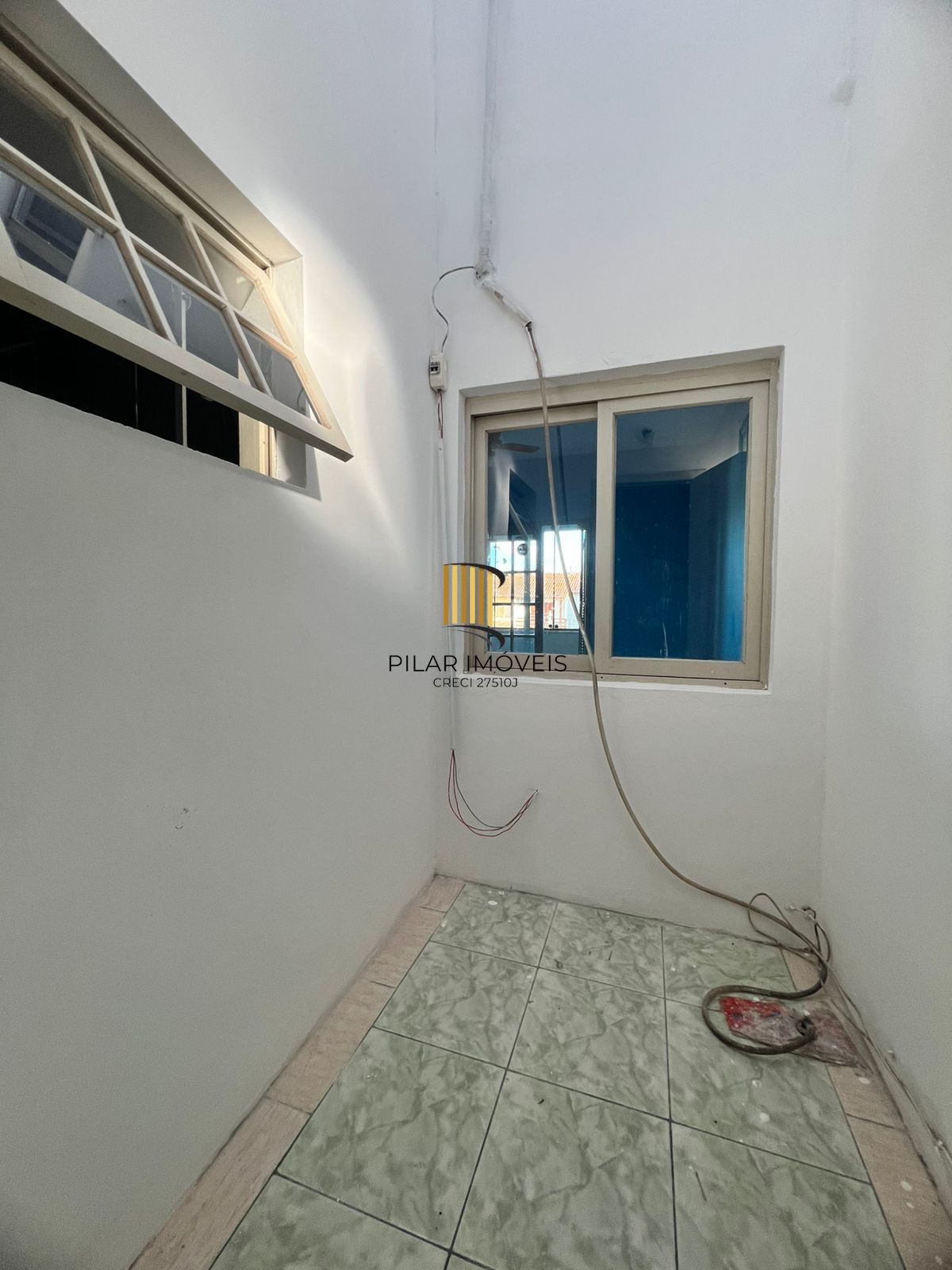 Casa à venda com 215m² na Hípica, 3 quartos sendo 1 suíte e 2 vagas