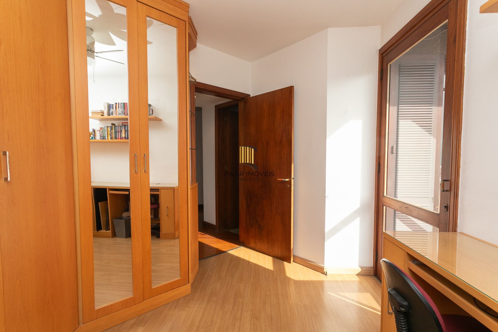 Cobertura com 3 dormitórios, mobiliada com 300 m²