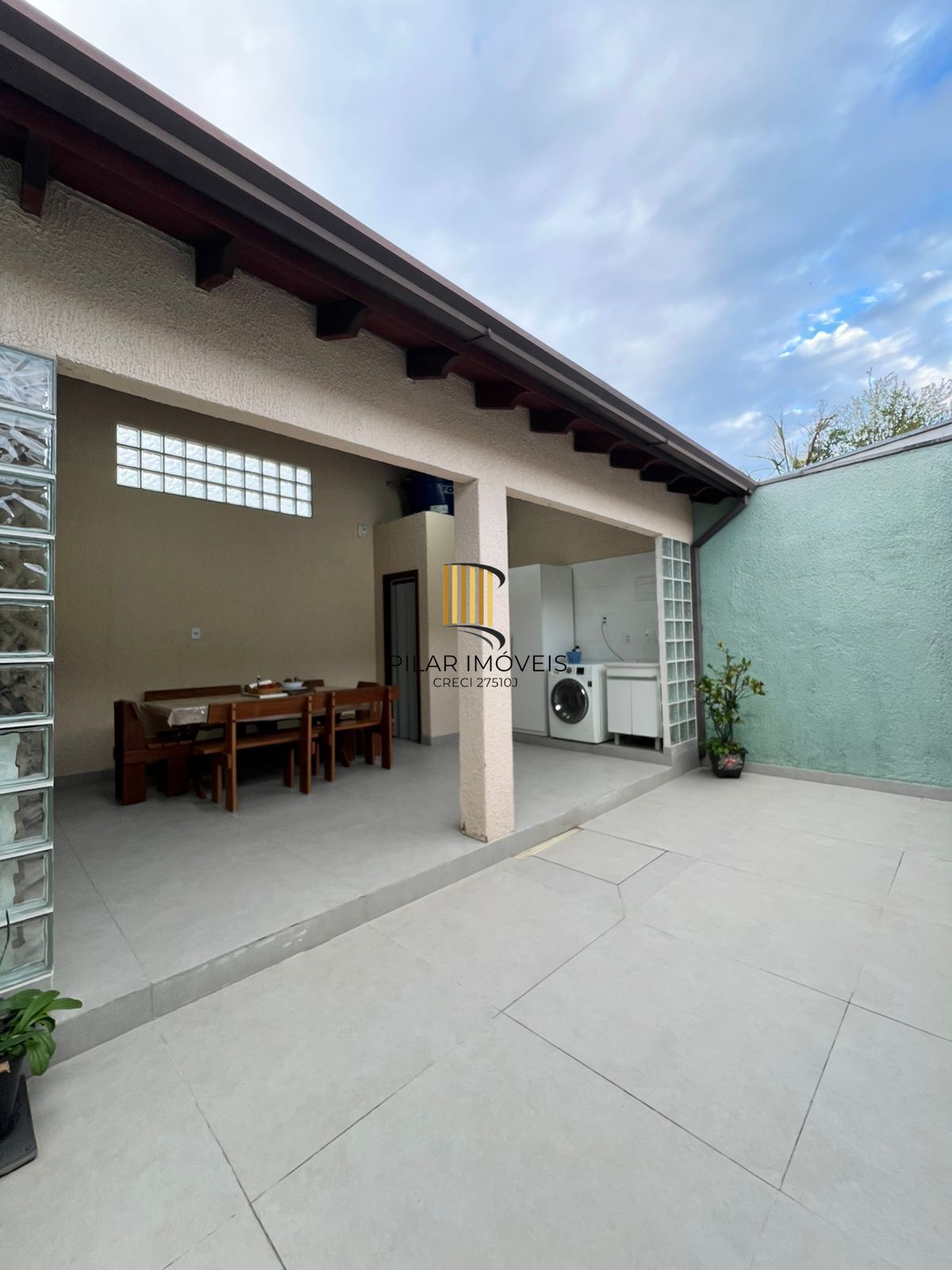 Casa na zonal de 3 dormitórios