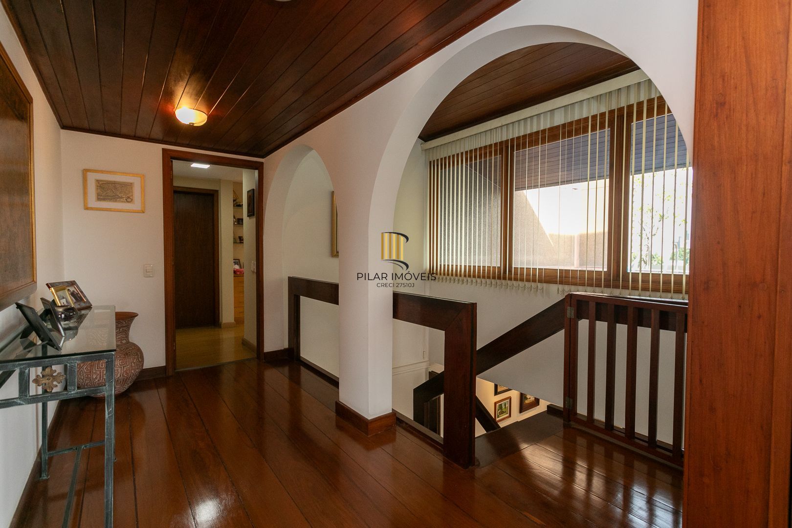 Cobertura com 3 dormitórios, mobiliada com 300 m²