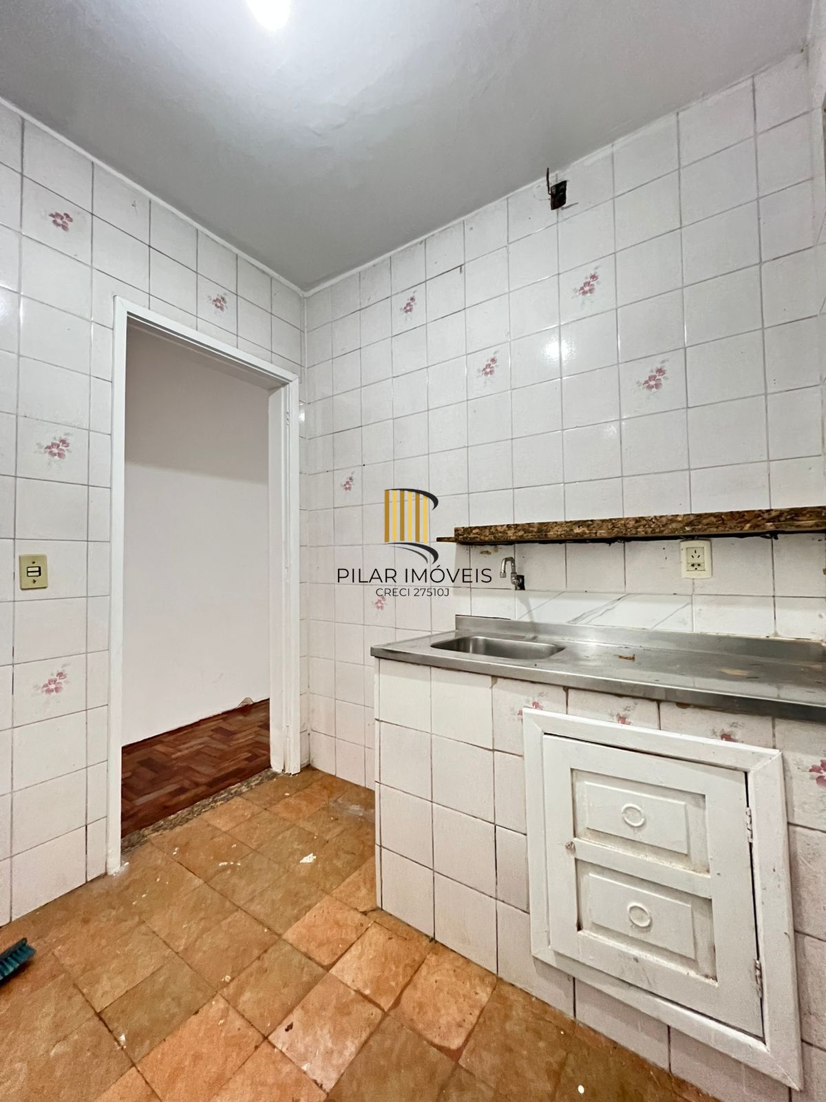 Apartamento 1 dormitório, 1 banheiro desocupado