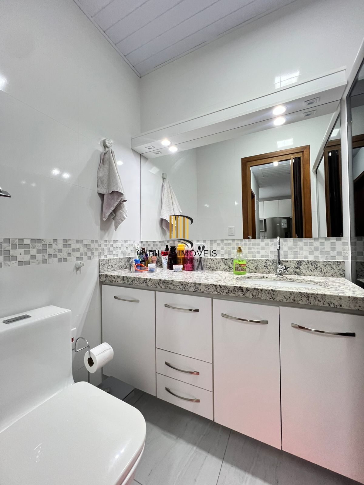 Casa na zonal de 3 dormitórios