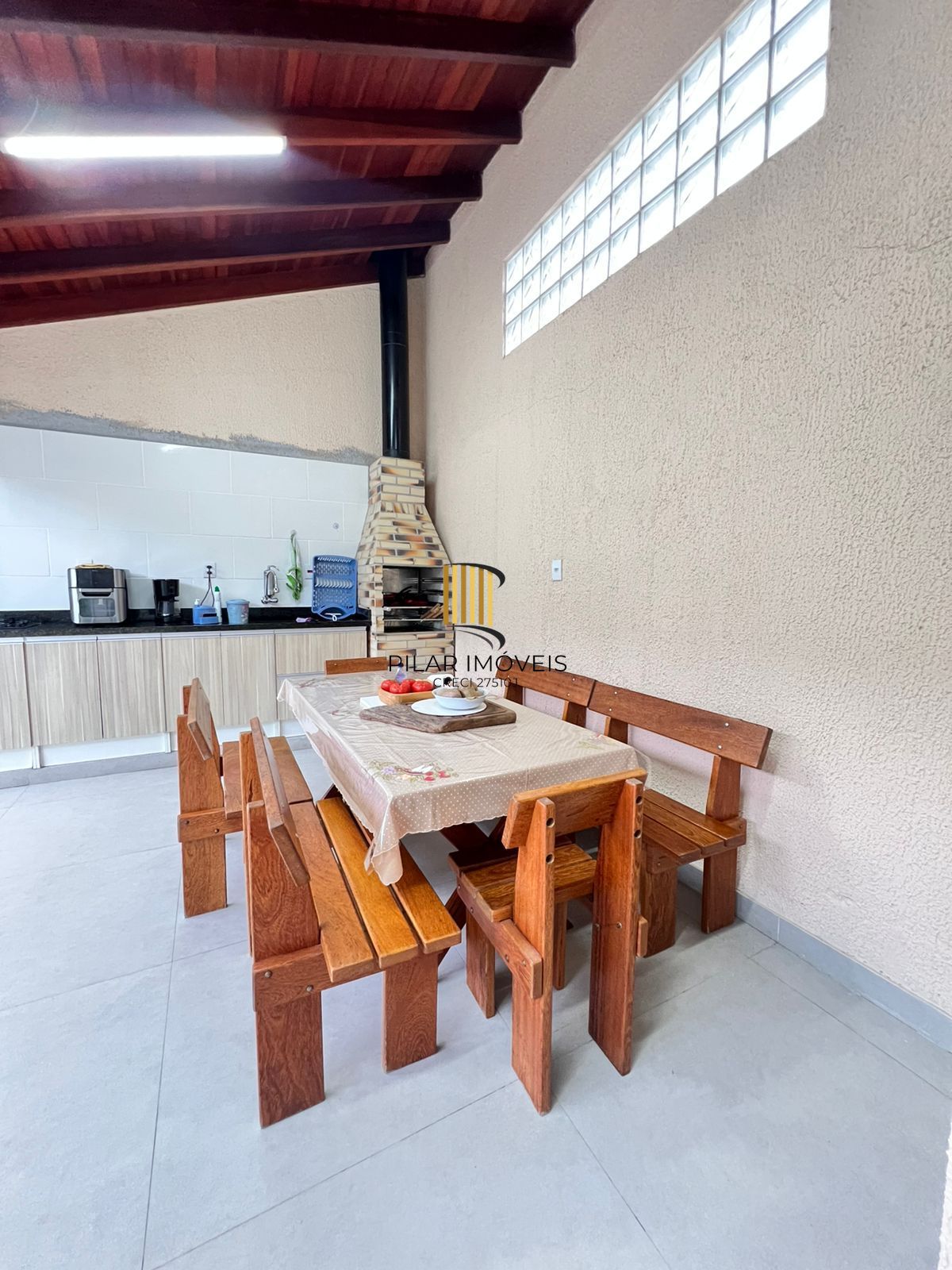 Casa na zonal de 3 dormitórios